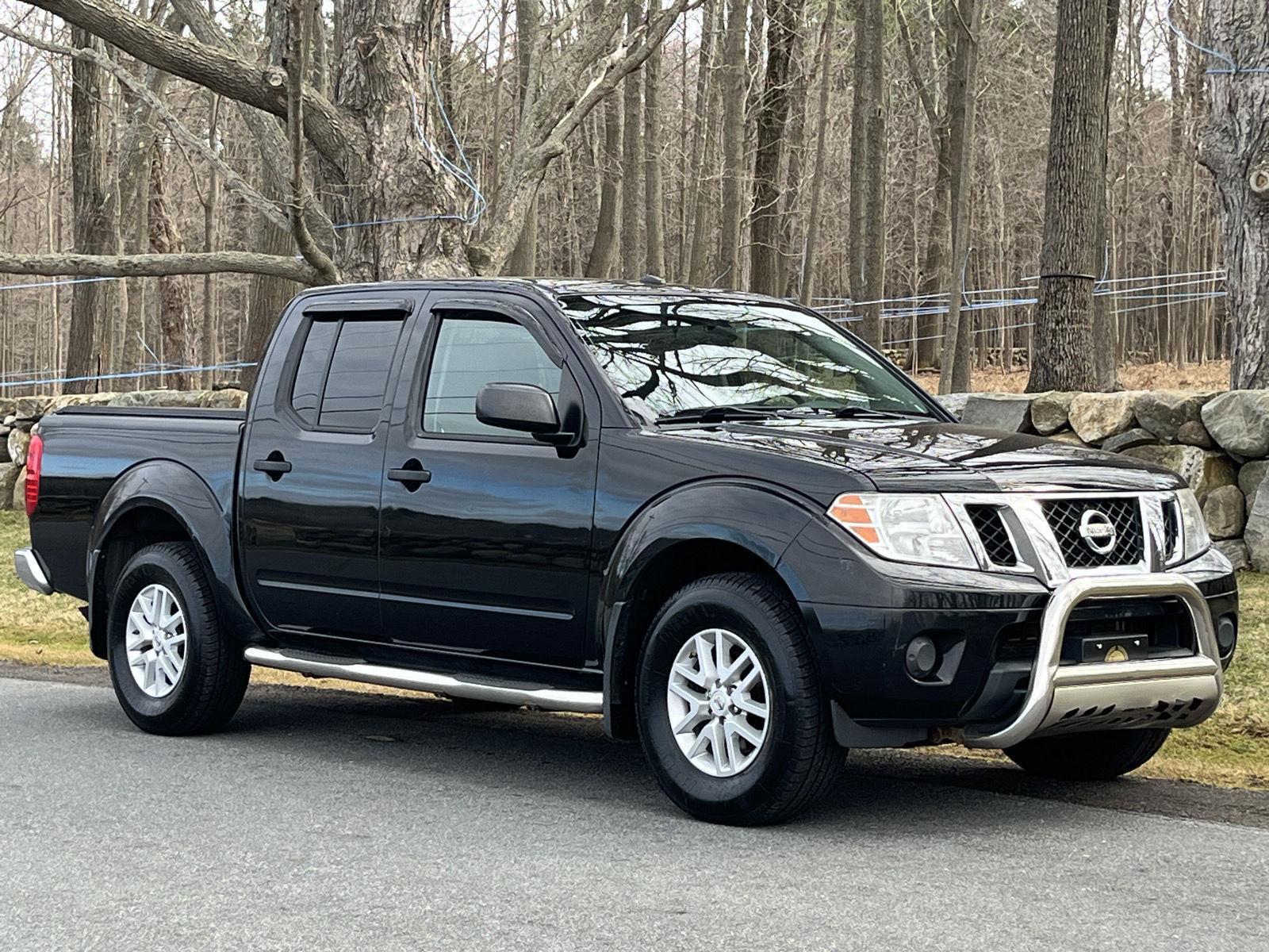 Gray (Magnetic Black) 2017 Nissan Frontier SV V6 Crew Cab 4WD Pickup Truck Four-Wheel Drive Automatic