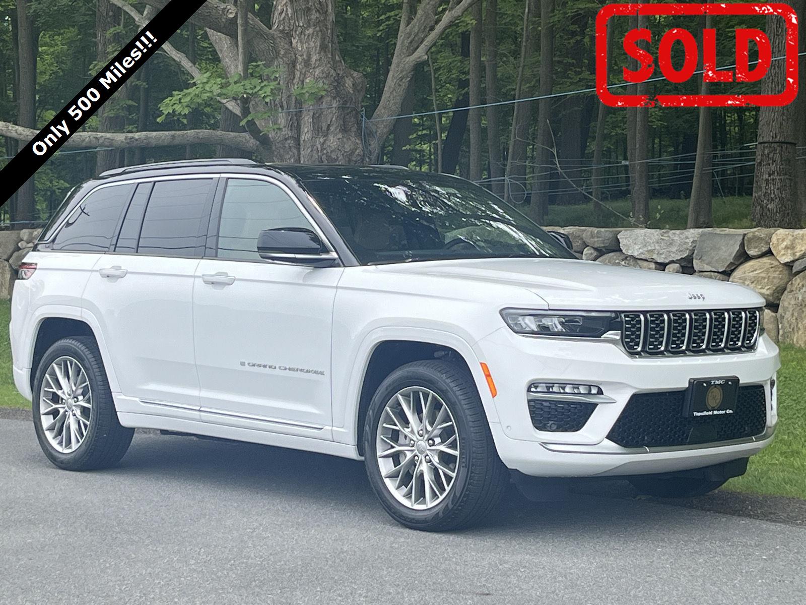 Bright White Clearcoat 2025 Jeep Grand Cherokee SUV / Crossover Four-Wheel Drive 8-Speed Automatic