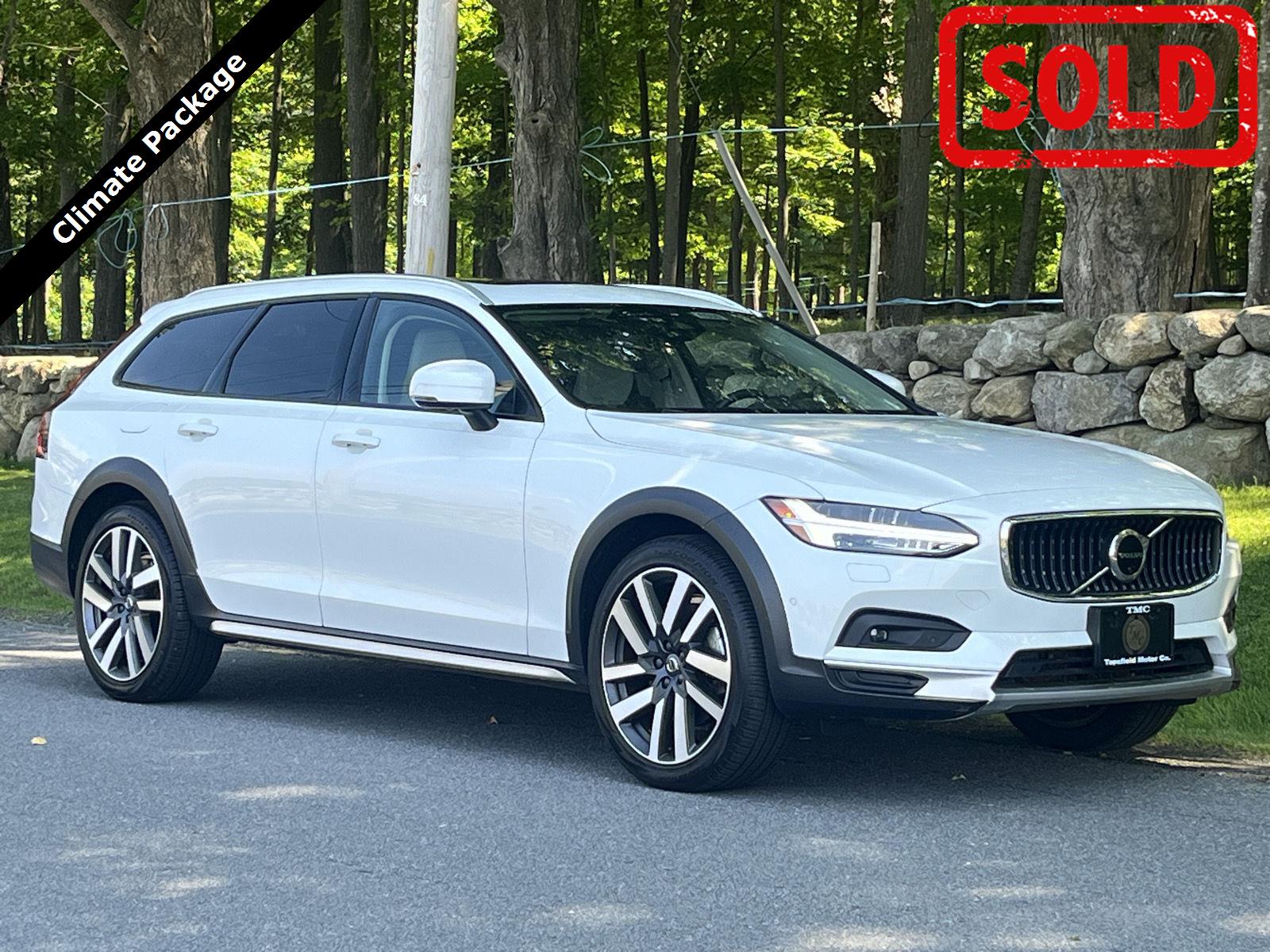  2023 Volvo V90 Cross Country B6 Plus AWD   