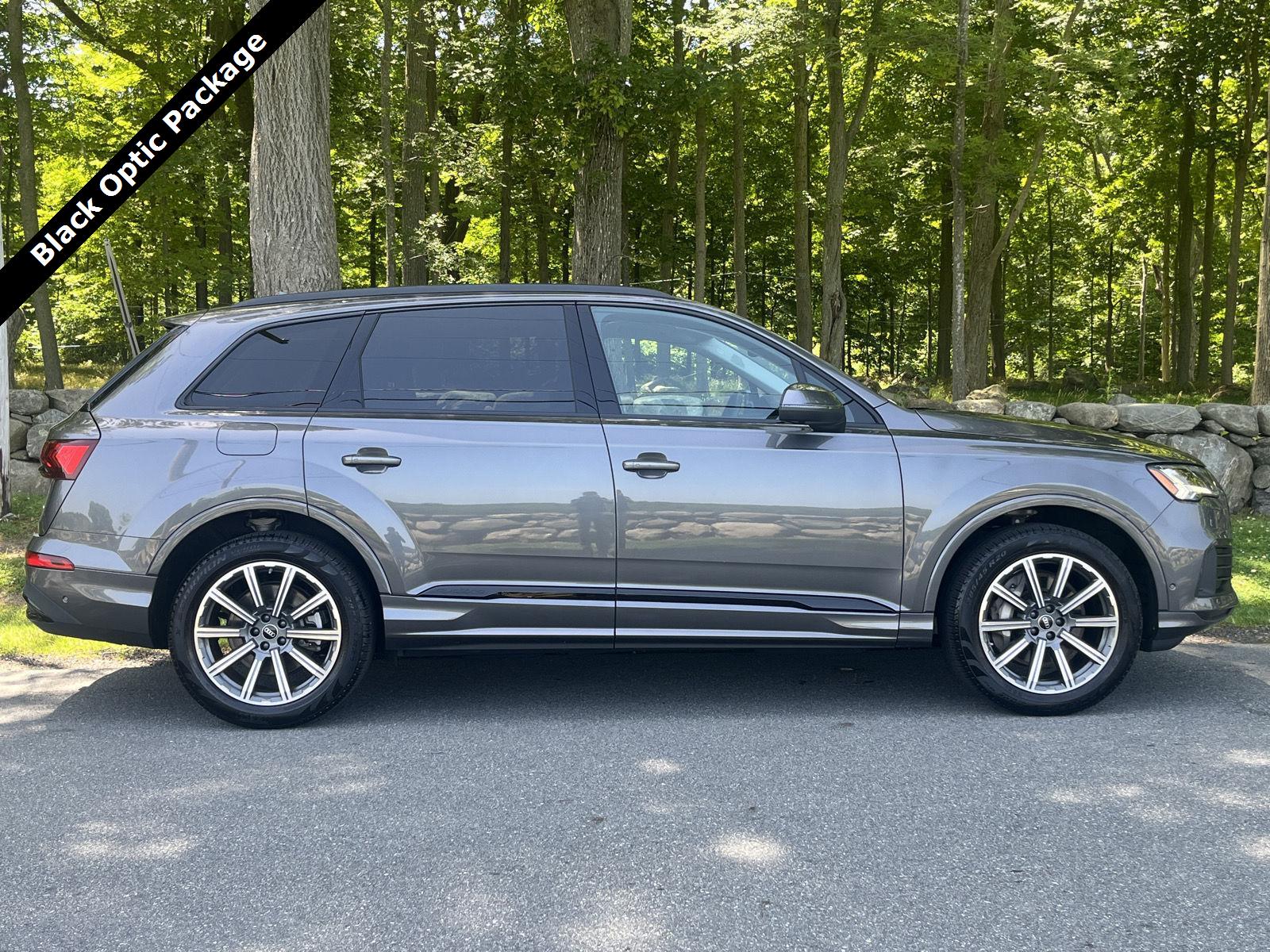 2023 Audi Q7 45 Premium Plus quattro Tiptronic's photo