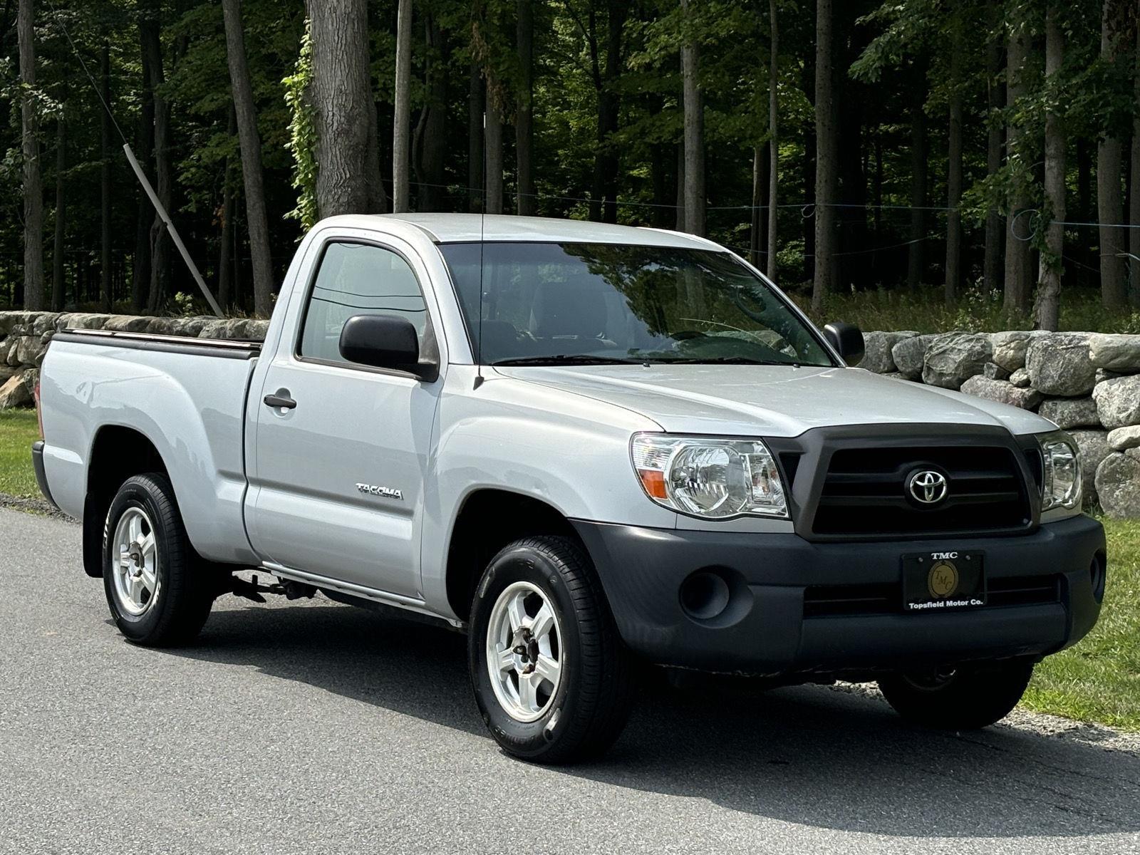  2005 Toyota Tacoma 2 Dr STD Standard Cab SB   