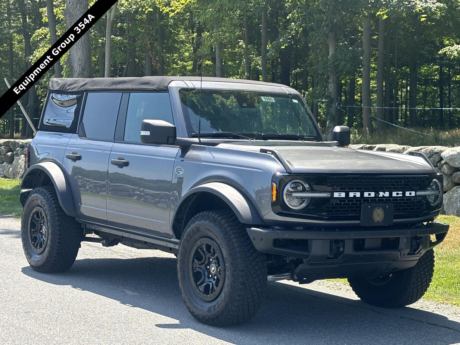 Carbonized Gray Metallic 2022 Ford Bronco SUV / Crossover Four-Wheel Drive Automatic