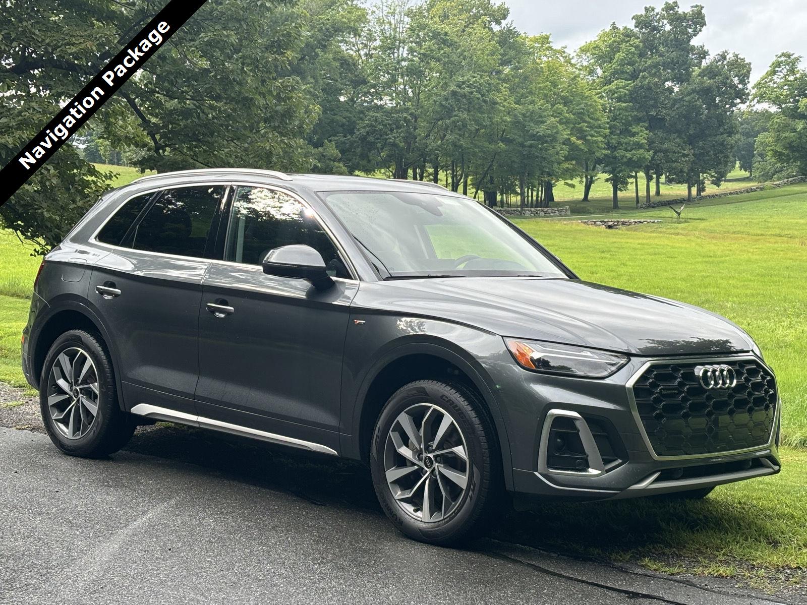 Daytona Gray Pearl Effect 2024 Audi Q5 SUV / Crossover All-Wheel Drive Automatic