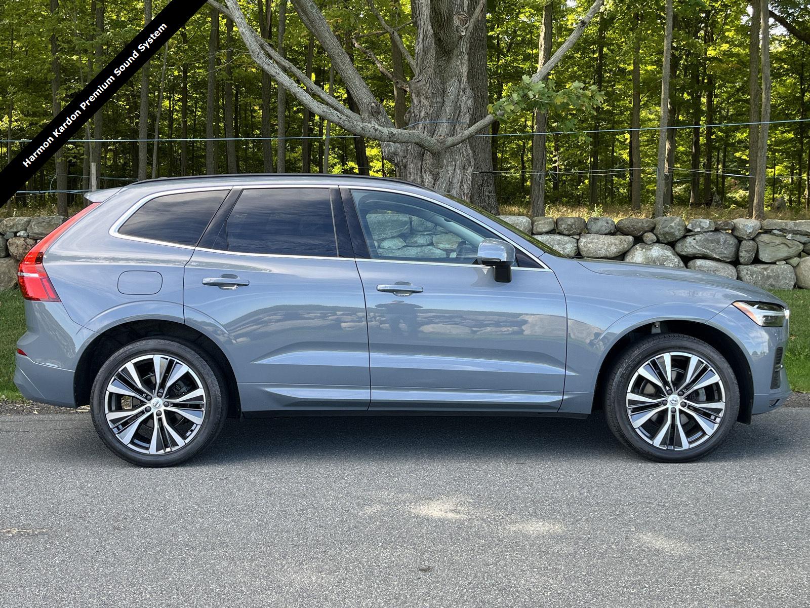 2022 Volvo XC60 Momentum