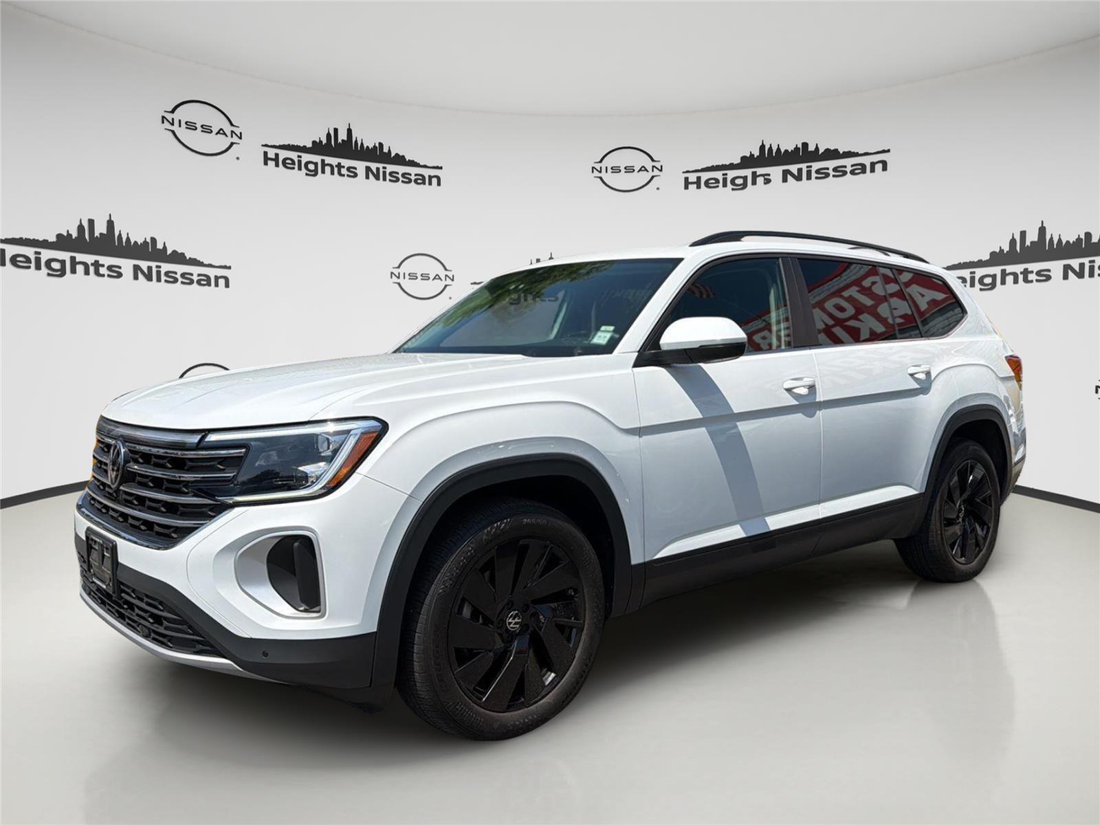 Pure White 2024 Volkswagen Atlas SE 4Motion with Technology SUV / Crossover All-Wheel Drive Automatic