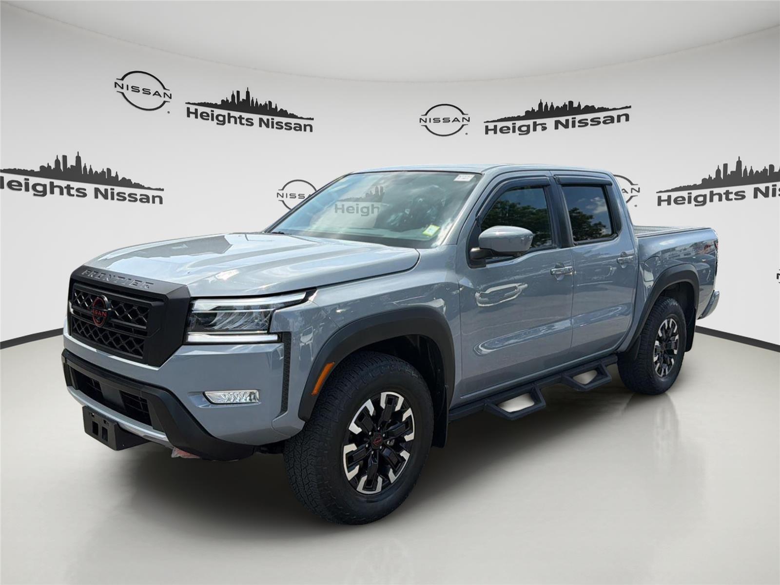 Boulder Gray Pearl 2023 Nissan Frontier PRO-4X Crew Cab 4WD Pickup Truck Four-Wheel Drive Automatic