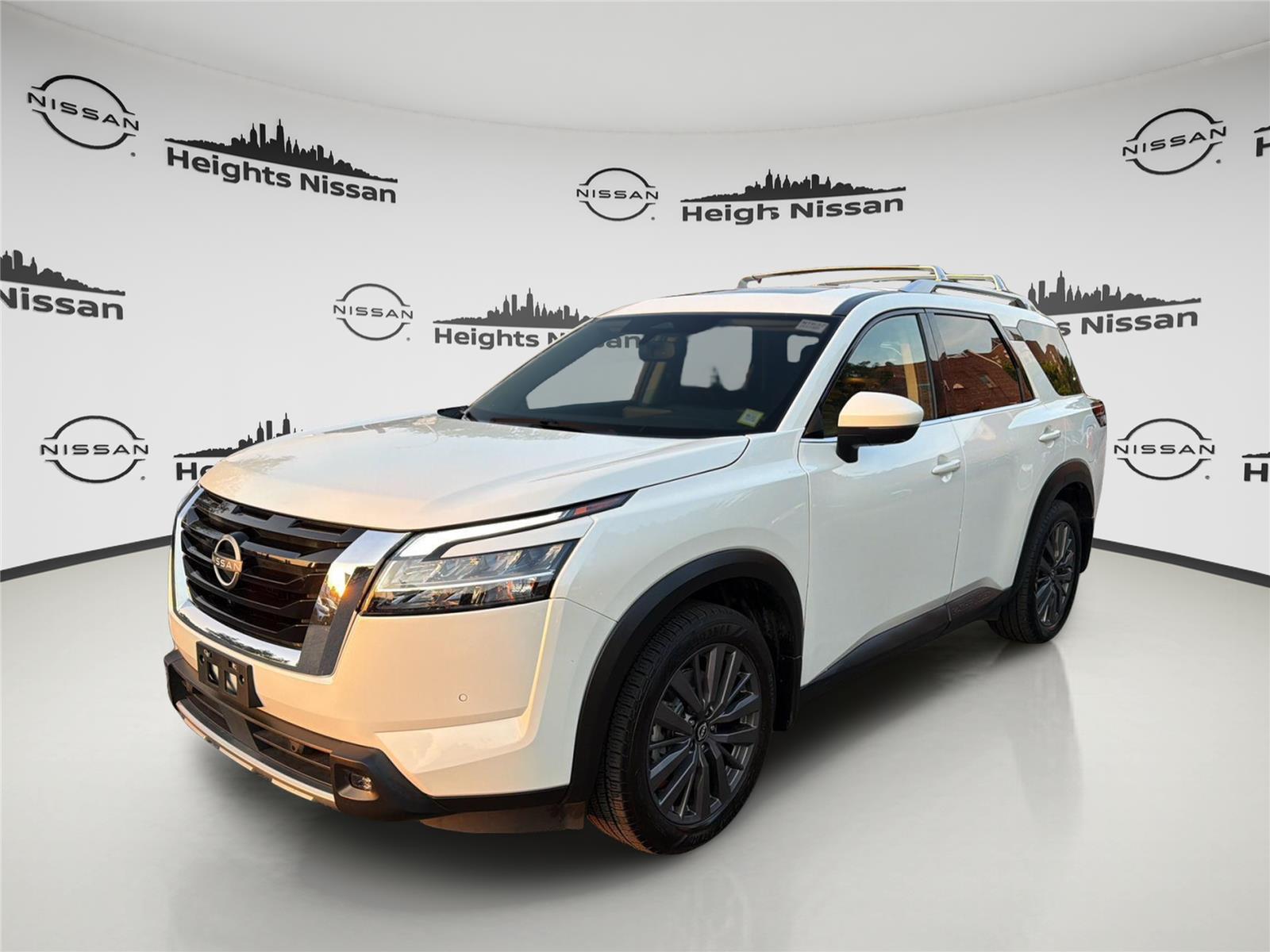 Pearl White Tricoat 2022 Nissan Pathfinder SUV / Crossover All-Wheel Drive Automatic