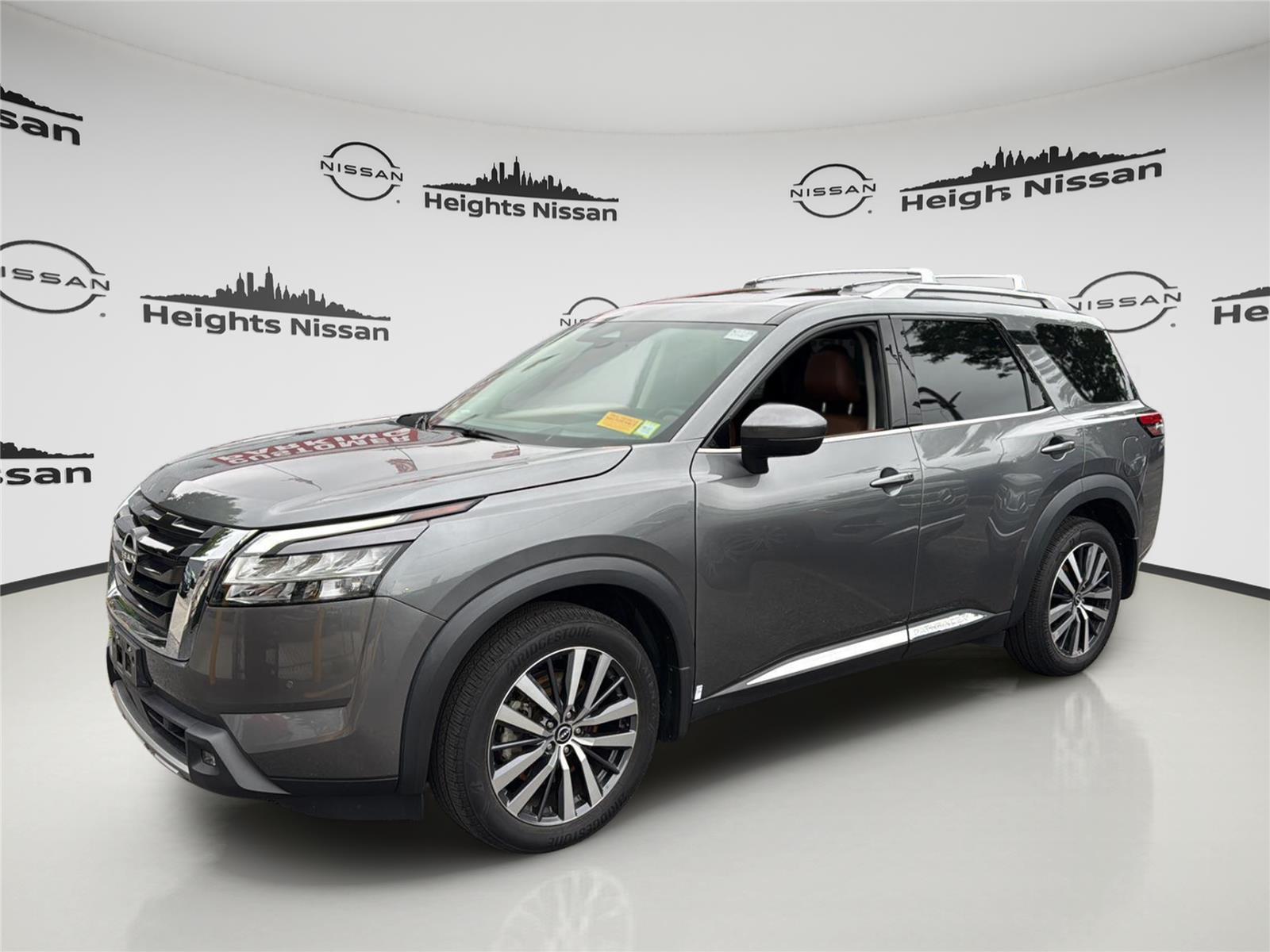 Gray (Gun Metallic) 2022 Nissan Pathfinder SUV / Crossover All-Wheel Drive Automatic