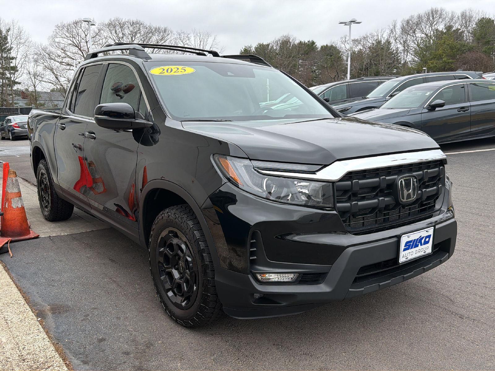 Crystal Black Pearl 2025 Honda Ridgeline RTL+ AWD Pickup Truck All-Wheel Drive 9-Speed Automatic