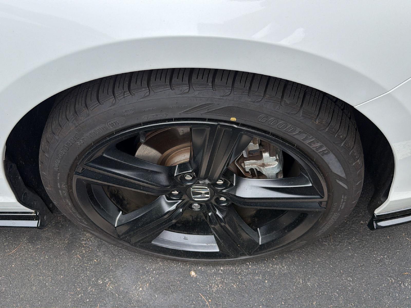 View vehicle photo 2