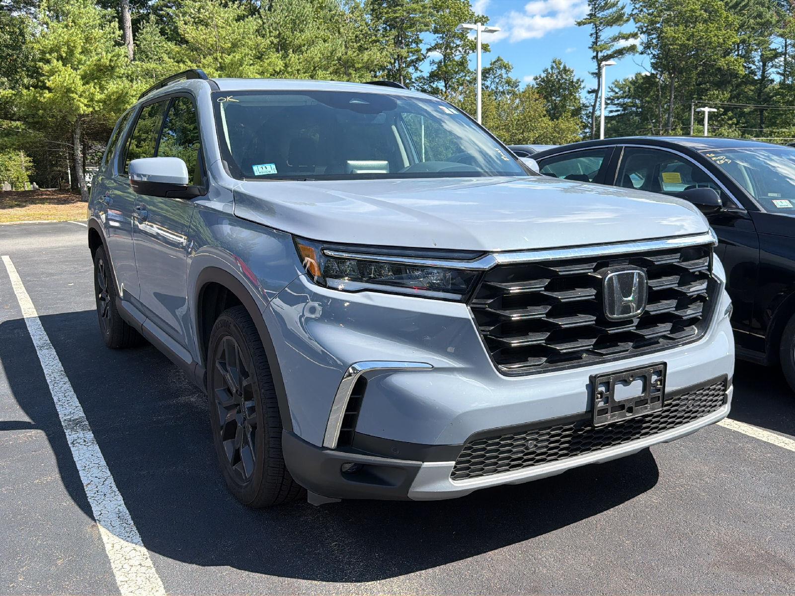 Sonic Gray Pearl 2025 Honda Pilot SUV / Crossover All-Wheel Drive Automatic