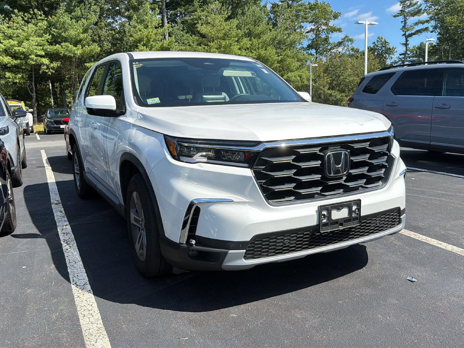 Platinum White Pearl 2023 Honda Pilot SUV / Crossover All-Wheel Drive Automatic
