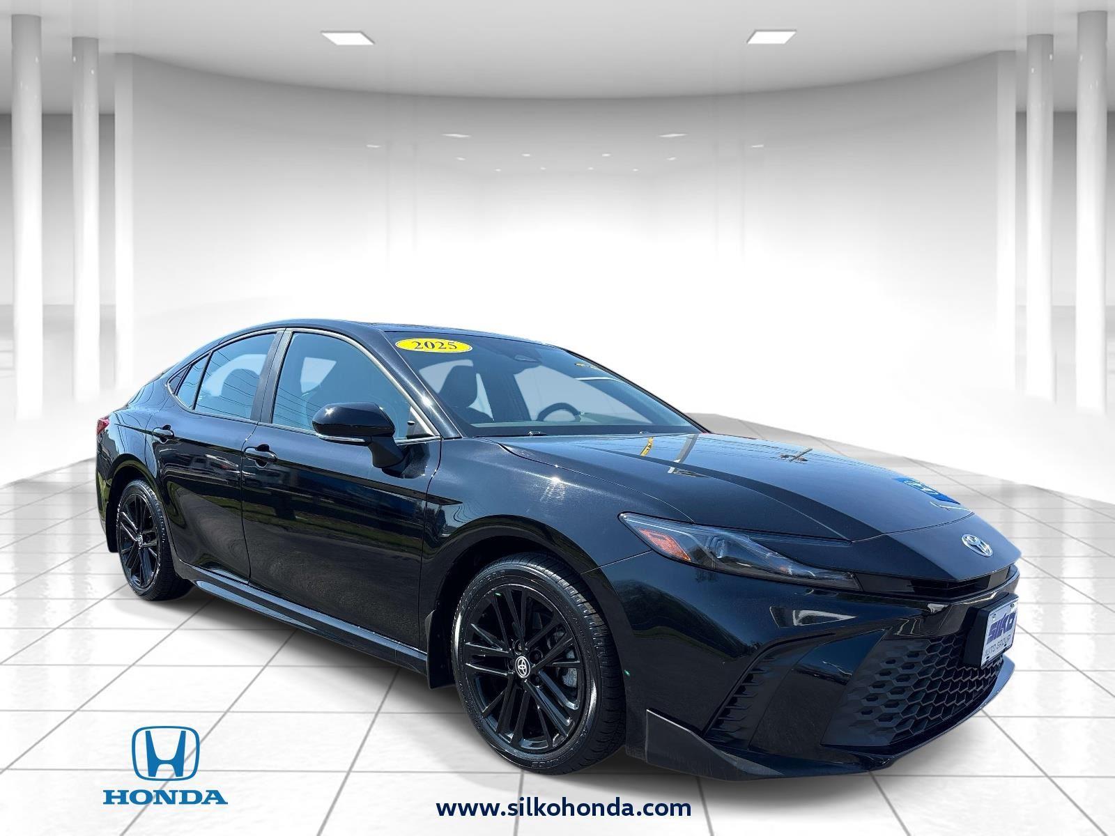 Midnight Black Metallic 2025 Toyota Camry SE AWD Sedan All-Wheel Drive Continuously Variable Transmission