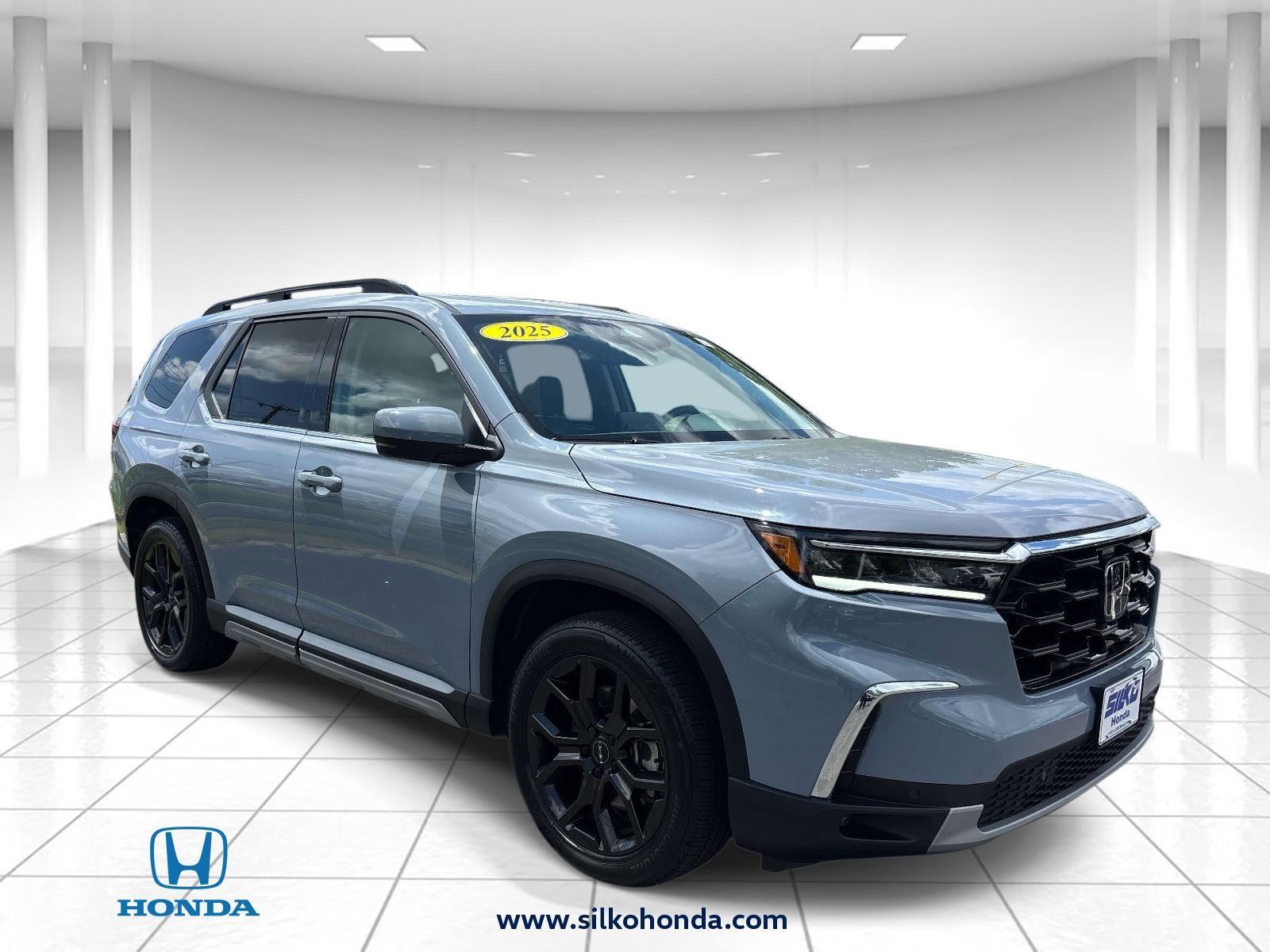 Sonic Gray Pearl 2025 Honda Pilot Touring+ AWD SUV / Crossover All-Wheel Drive Automatic