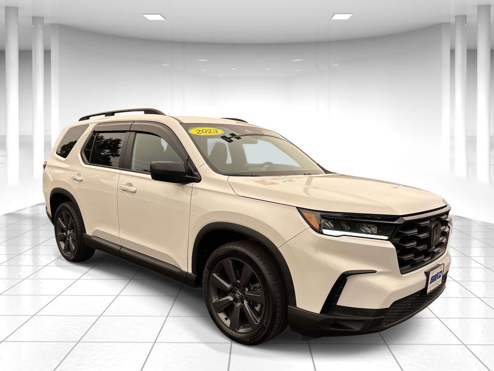Platinum White Pearl 2023 Honda Pilot SUV / Crossover All-Wheel Drive Automatic
