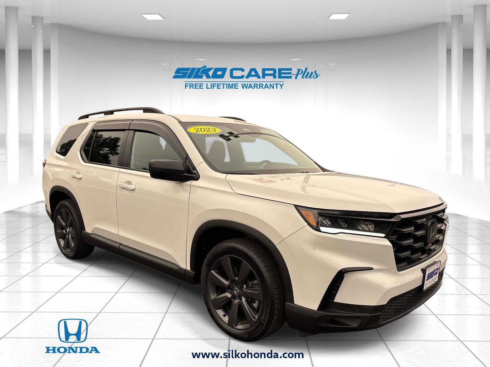 Platinum White Pearl 2023 Honda Pilot SUV / Crossover All-Wheel Drive Automatic