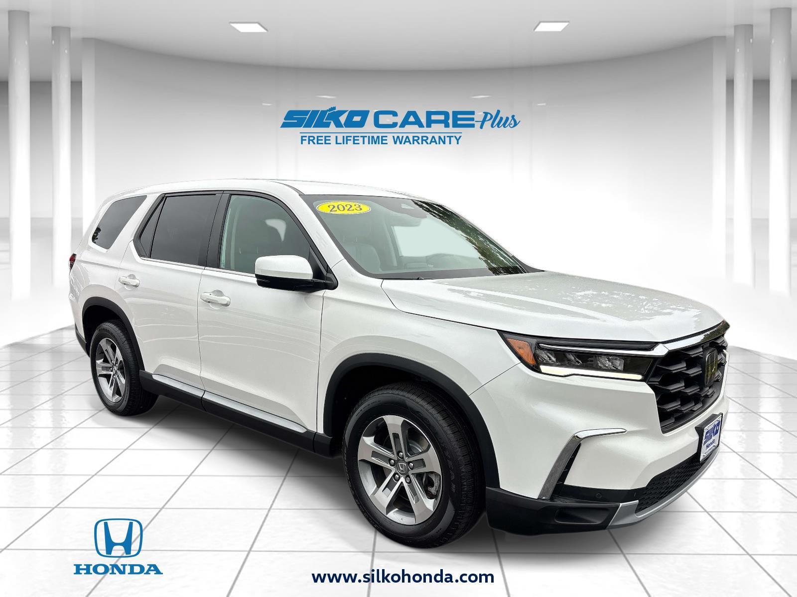 Platinum White Pearl 2023 Honda Pilot SUV / Crossover All-Wheel Drive Automatic