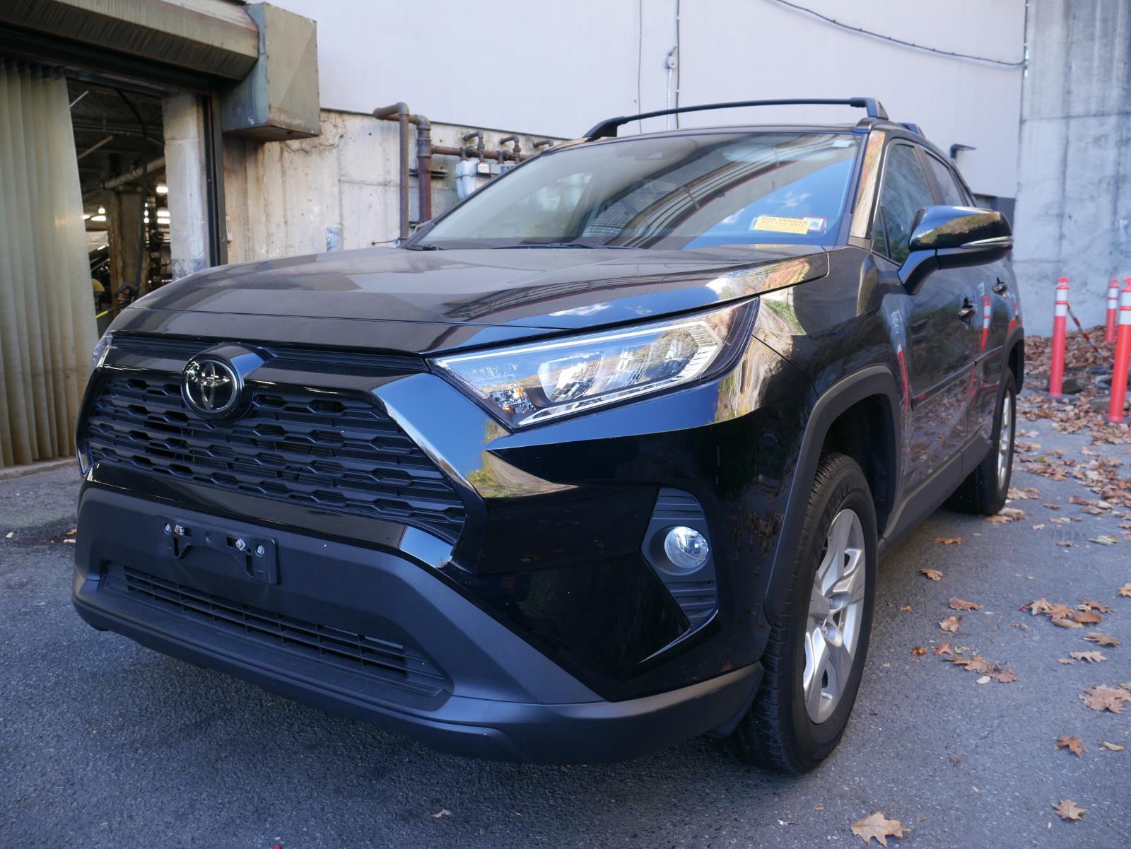 2021 Toyota RAV4 XLE 2