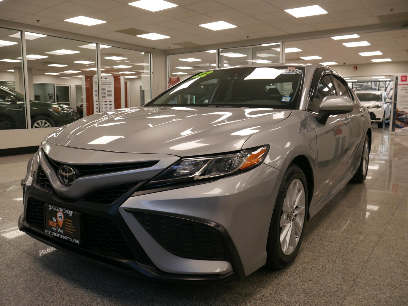 2022 Toyota Camry LE 2