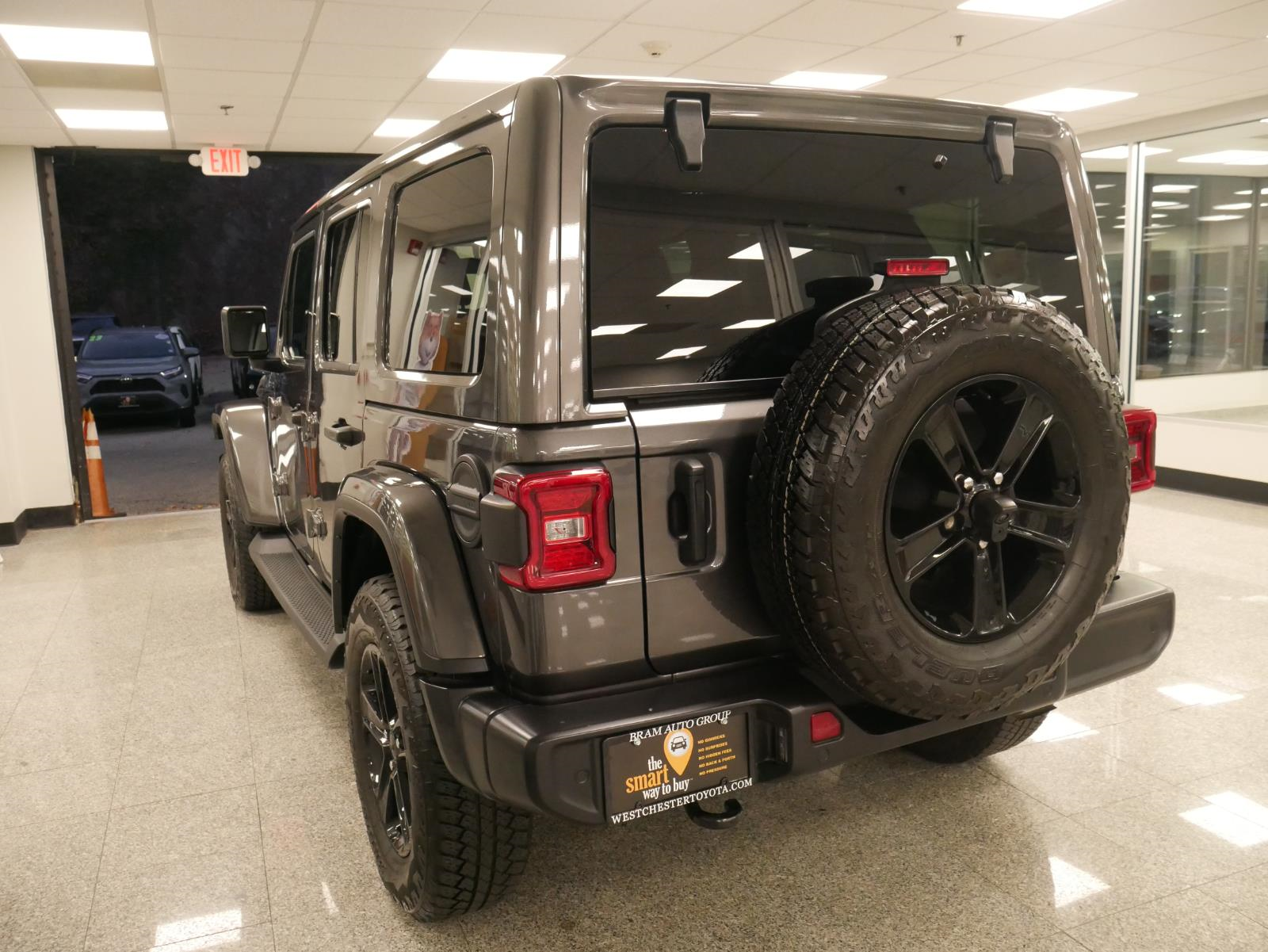 2021 Jeep Wrangler Unlimited Sahara Altitude 3