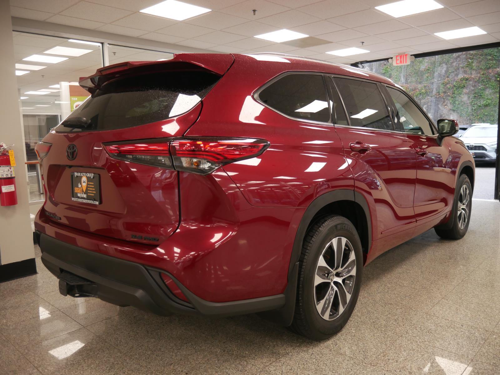 2021 Toyota Highlander XLE 4