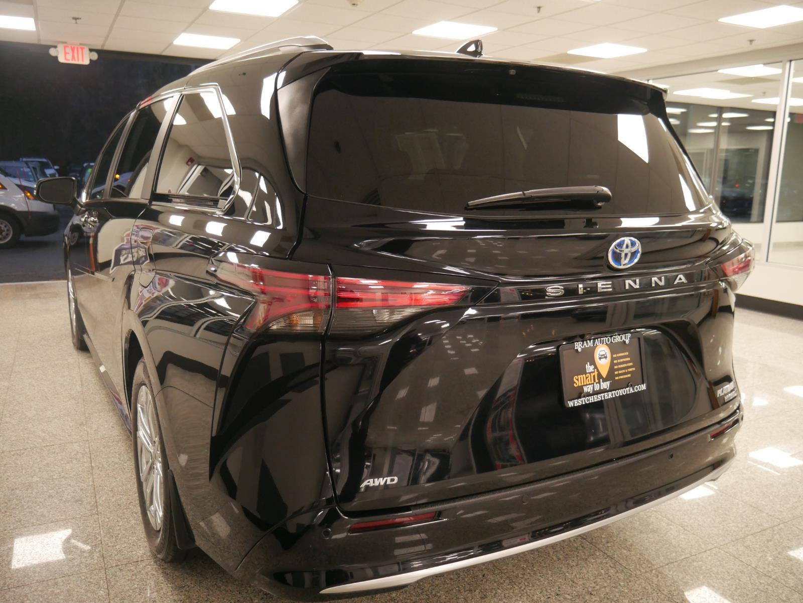 2023 Toyota Sienna Platinum 3