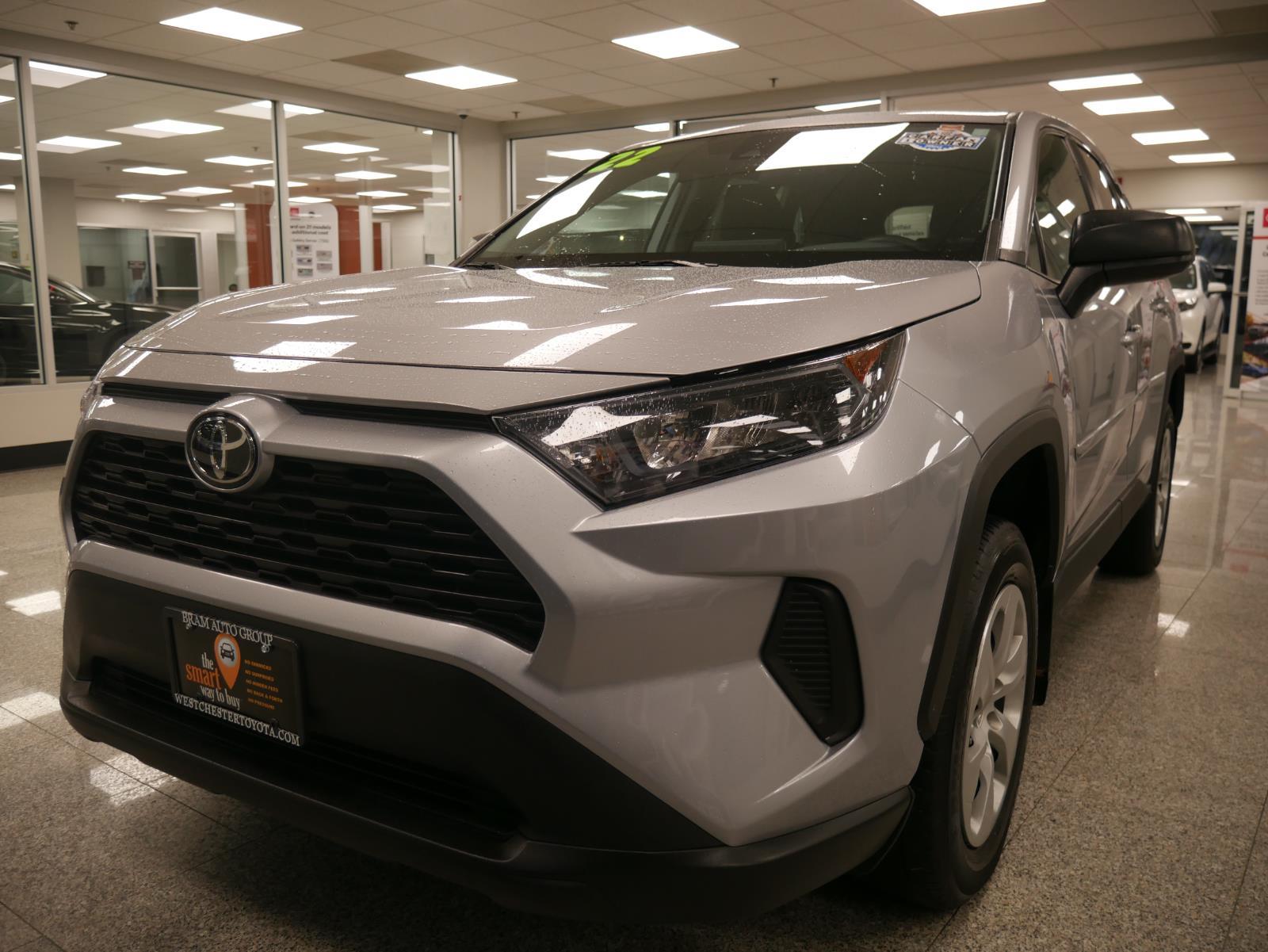 2022 Toyota RAV4 LE 2