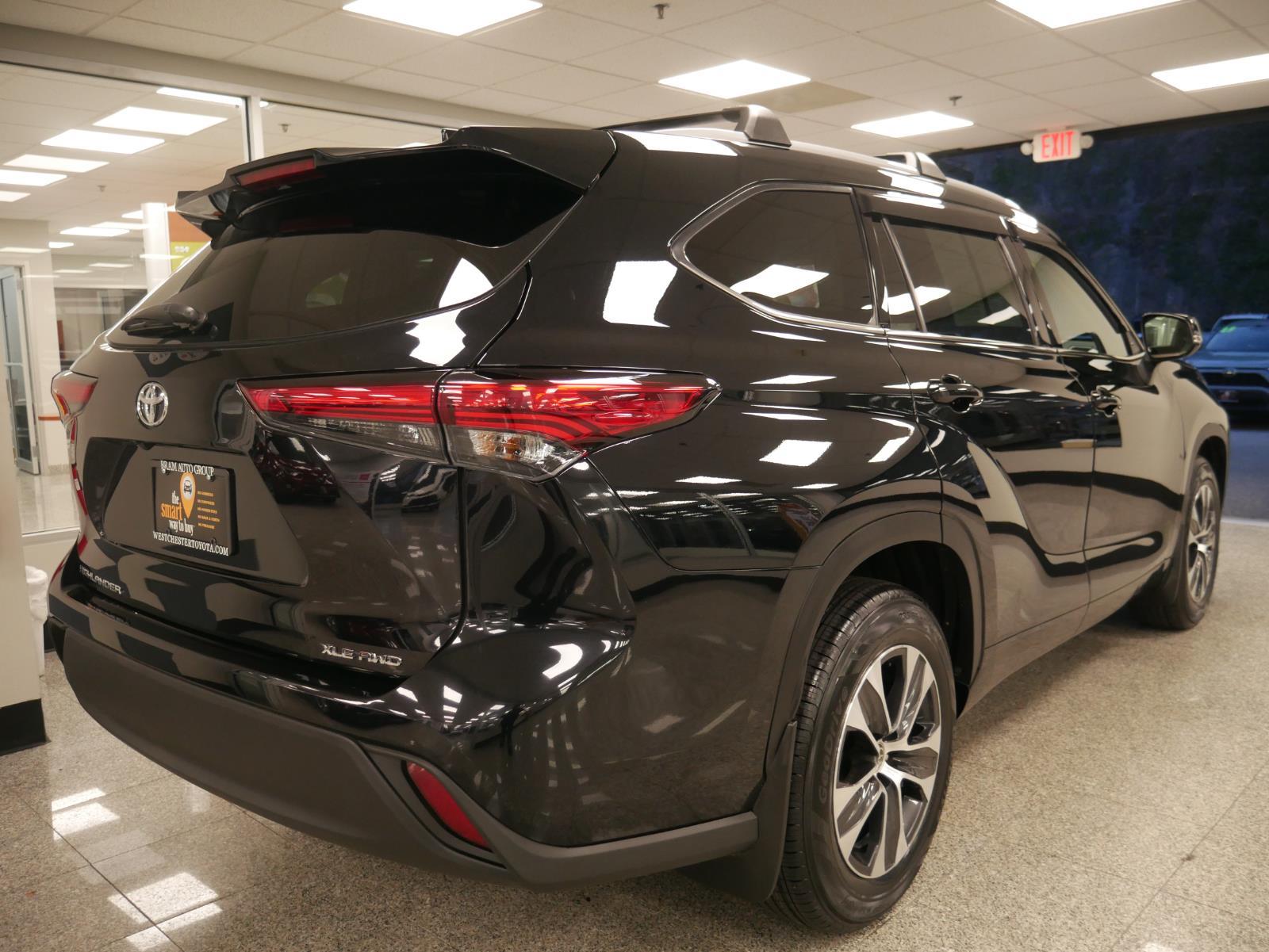 2022 Toyota Highlander XLE 4