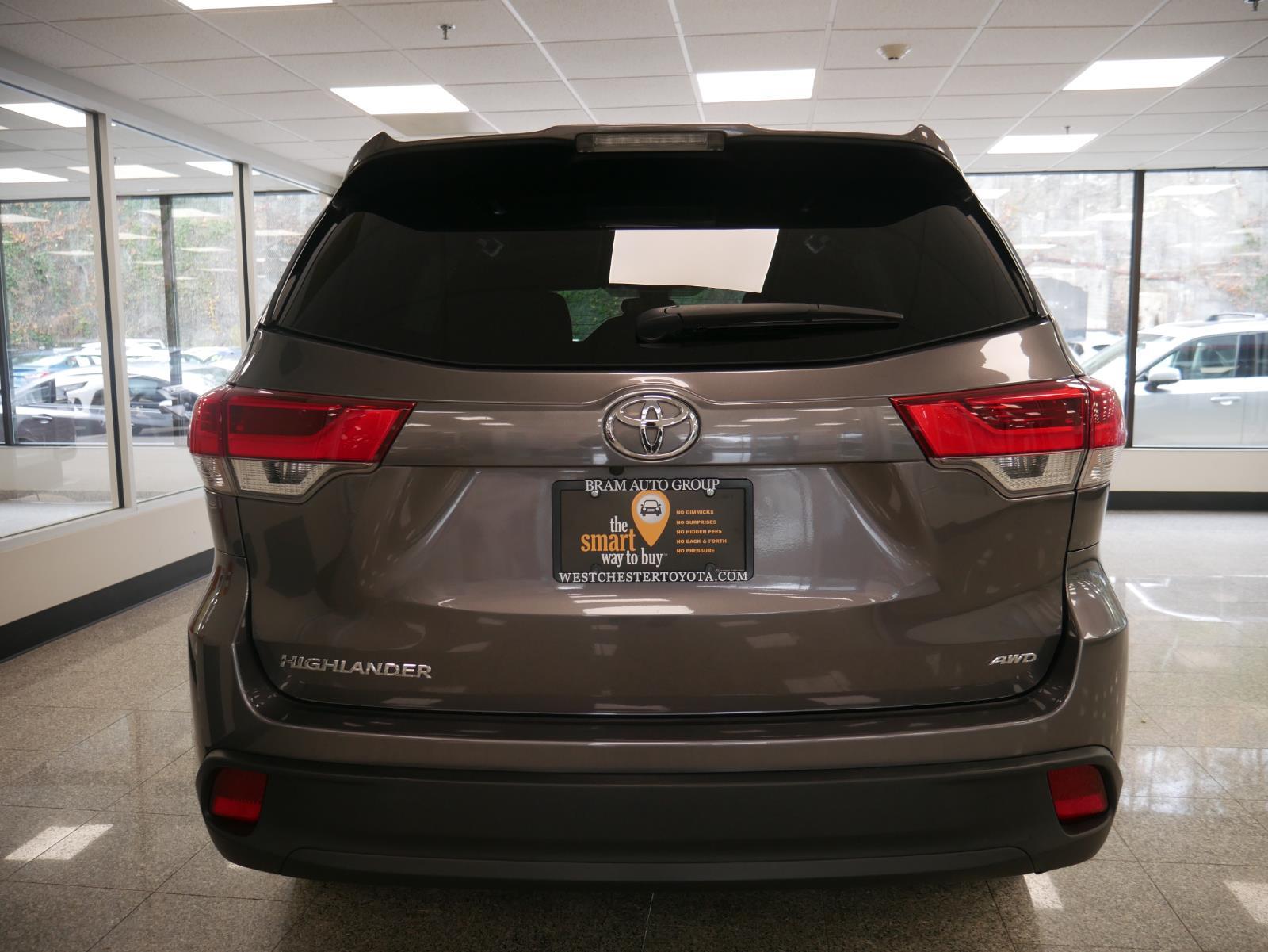 2019 Toyota Highlander LE 6