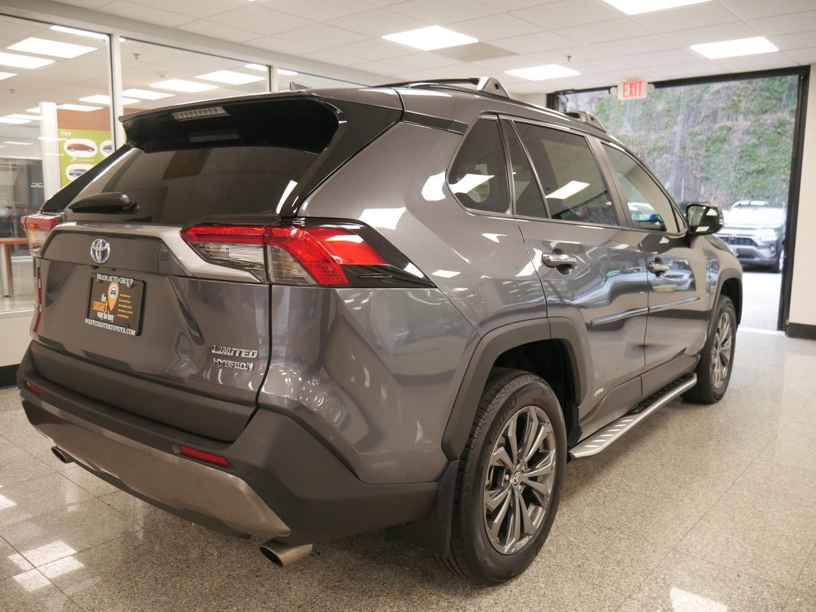 2022 Toyota RAV4 Hybrid Limited 4