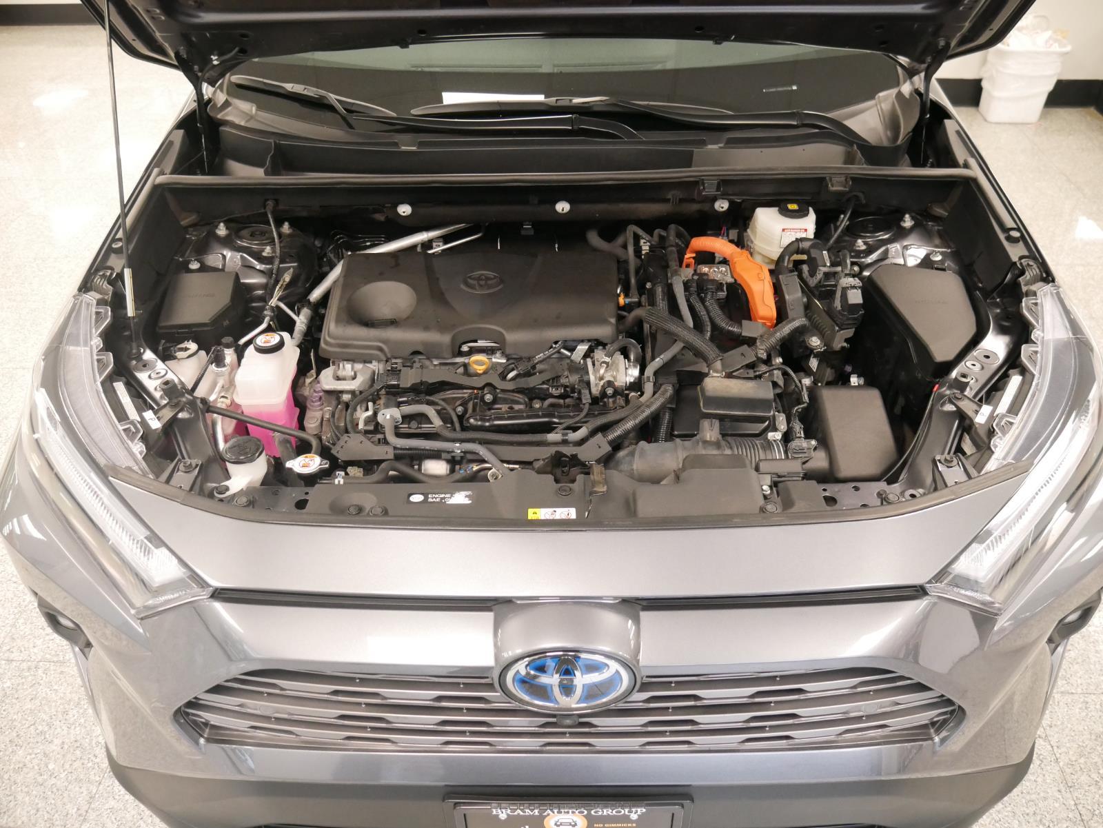 2022 Toyota RAV4 Hybrid Limited 8