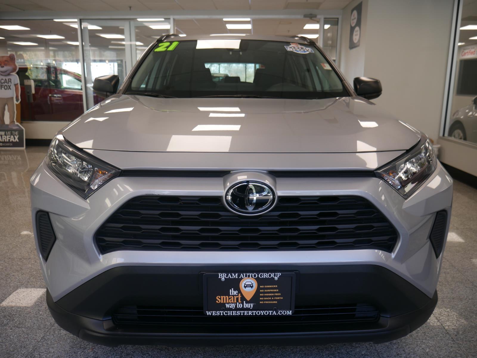 2021 Toyota RAV4 LE 5