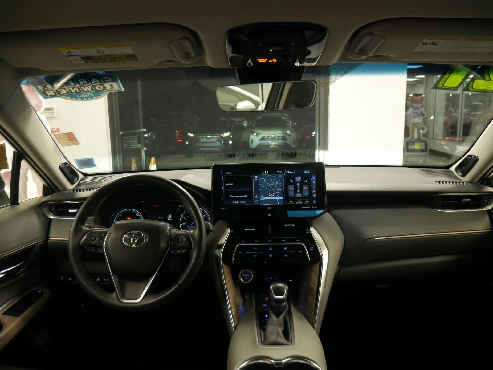 2021 Toyota Venza XLE 27