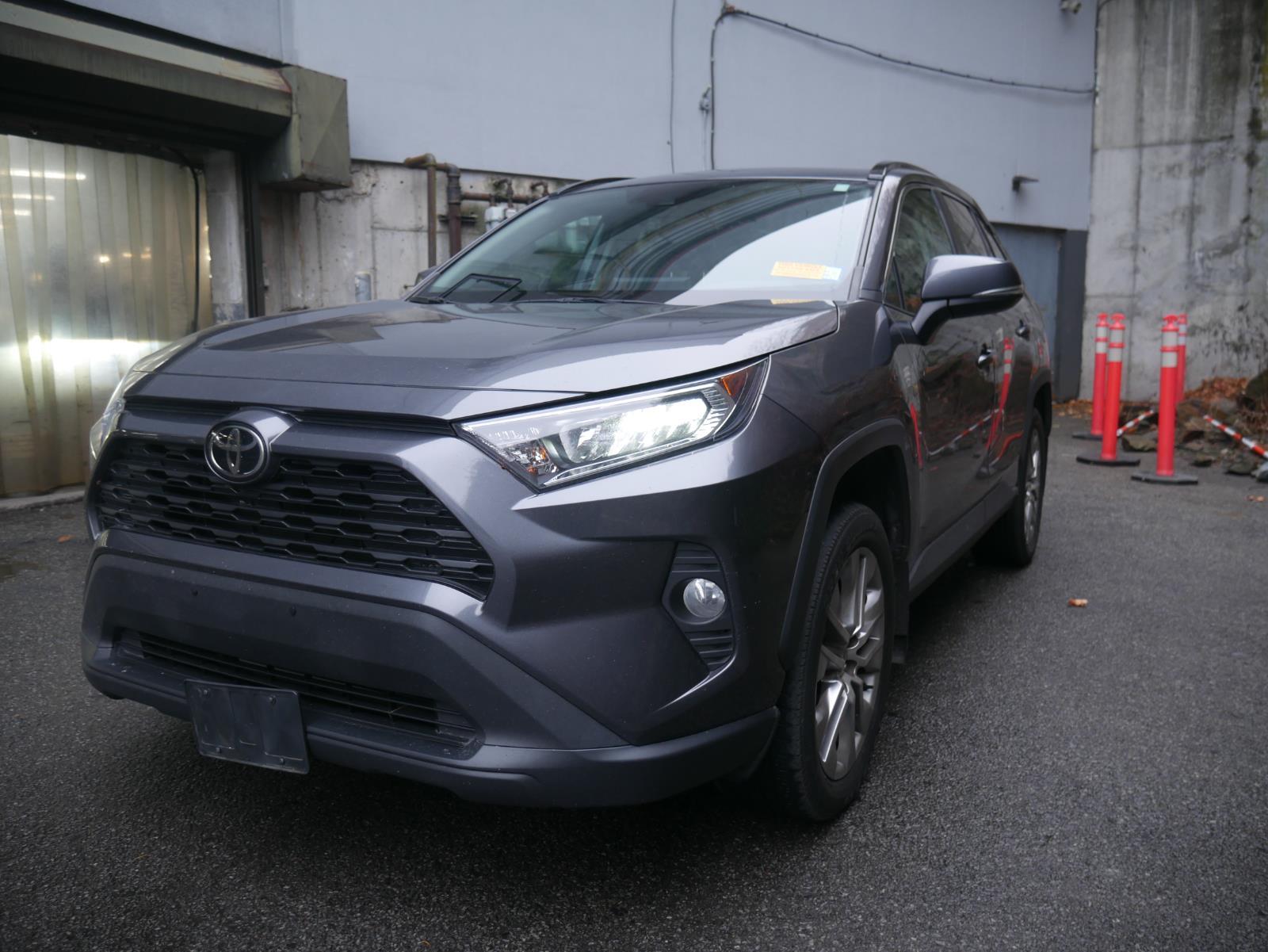 2021 Toyota RAV4 XLE Premium 2