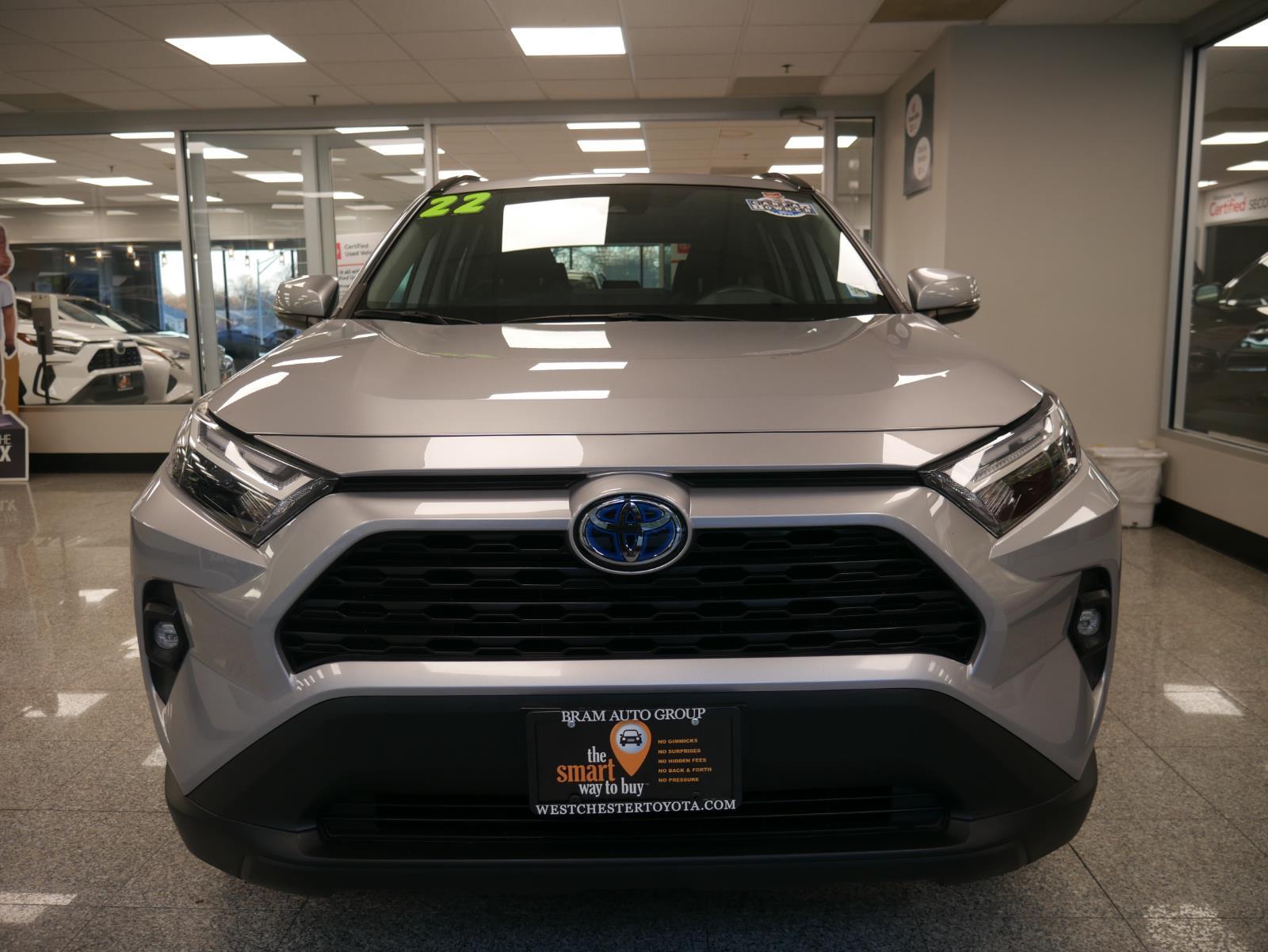 2022 Toyota RAV4 Hybrid XLE Premium 5