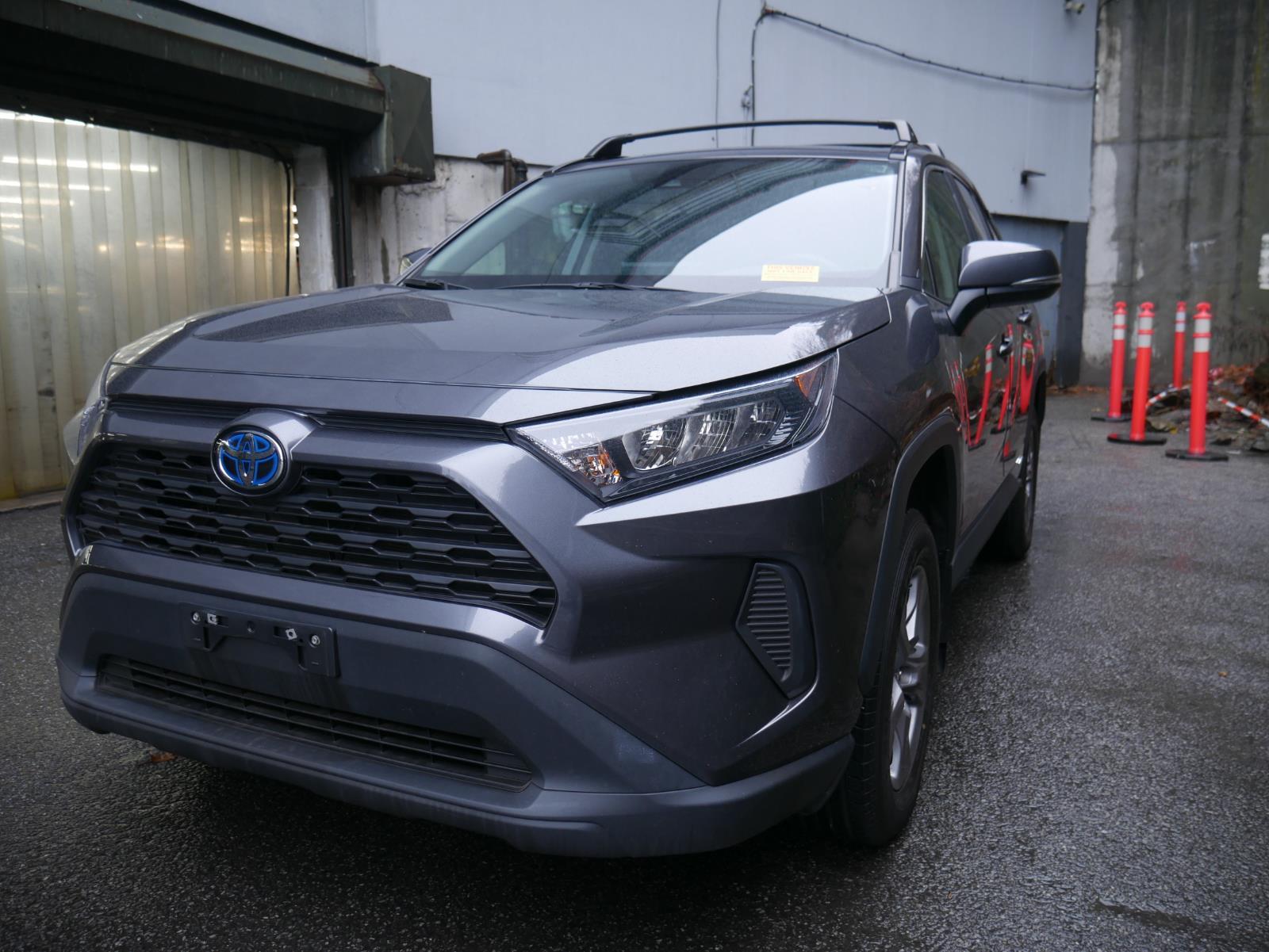 2022 Toyota RAV4 Hybrid LE 2