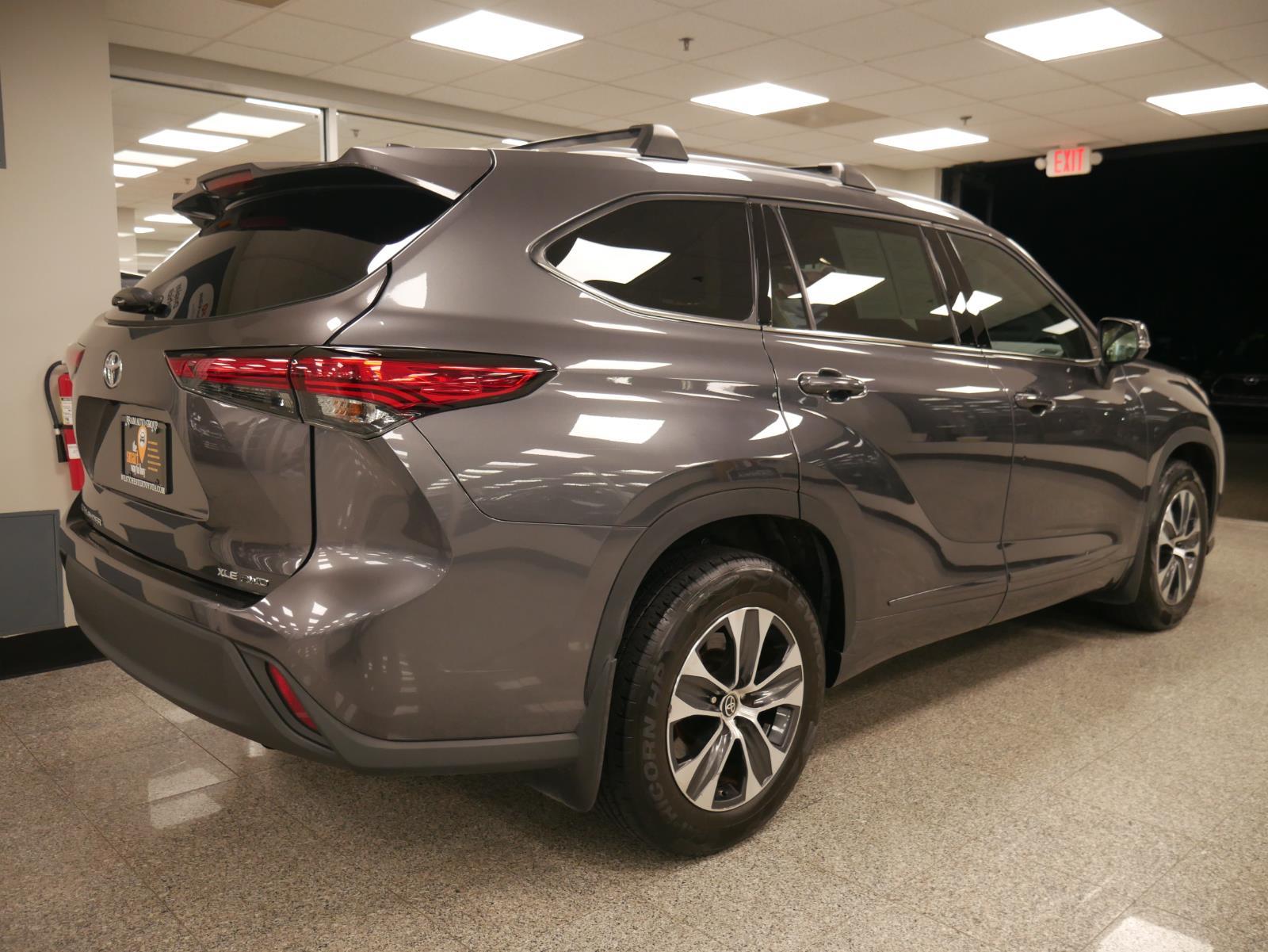 2021 Toyota Highlander XLE 4