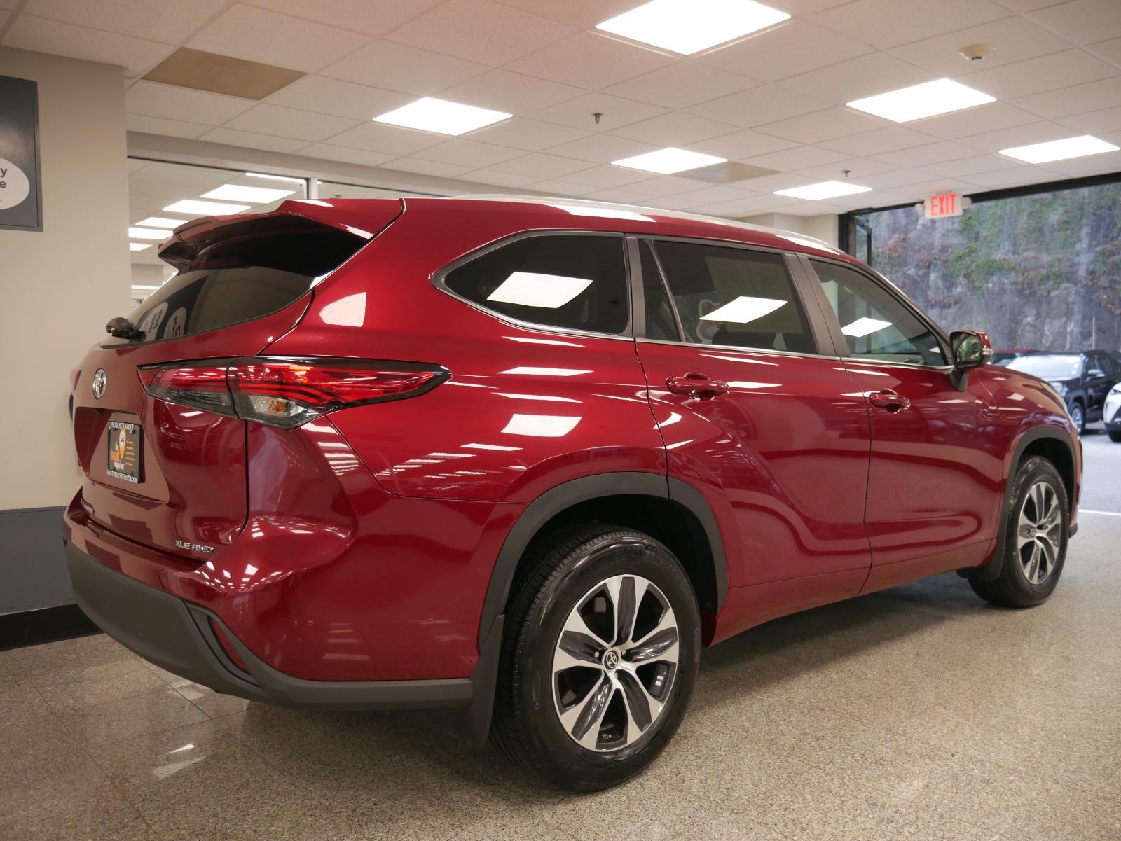 2023 Toyota Highlander XLE 4