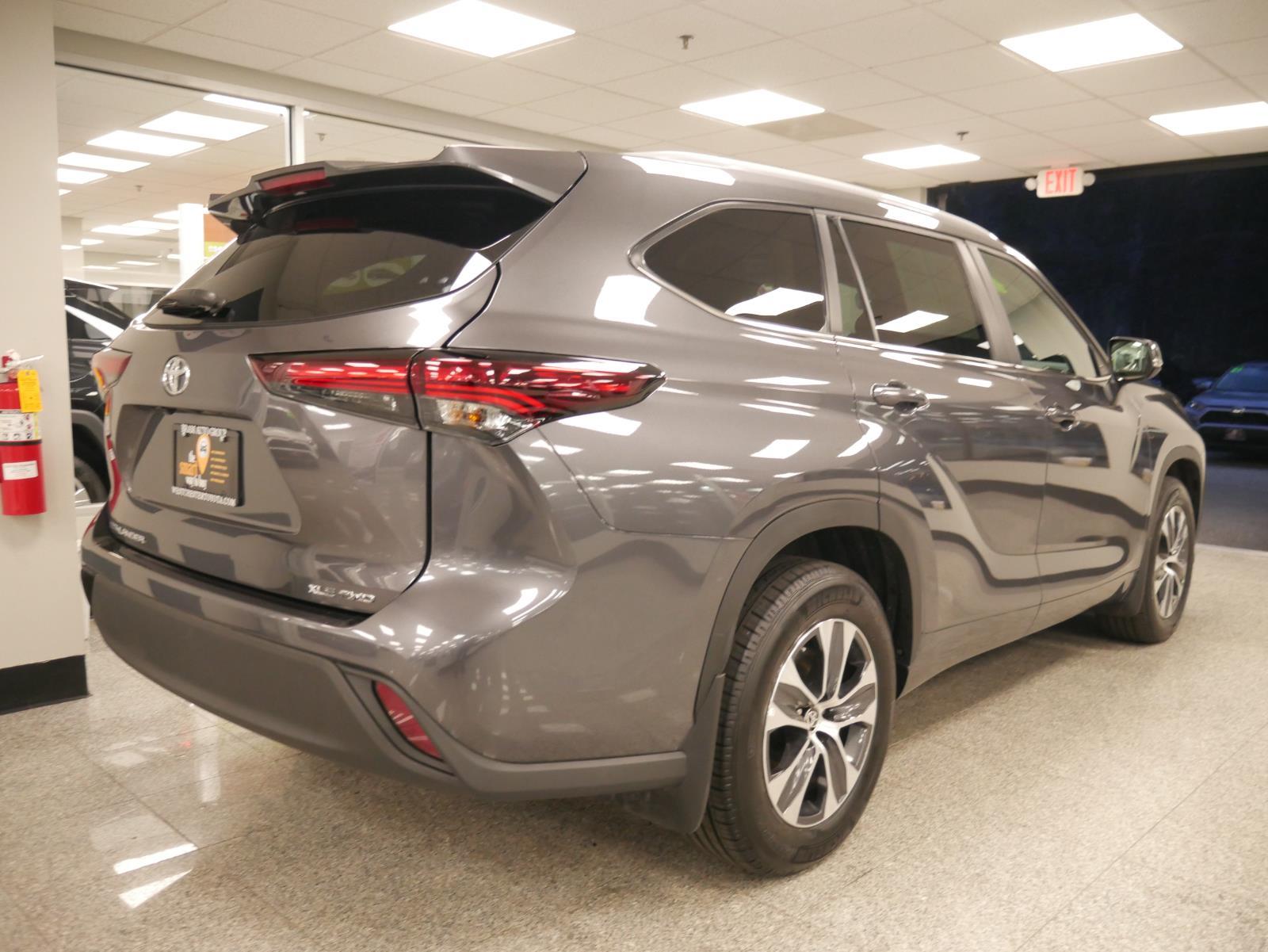 2024 Toyota Highlander XLE 4