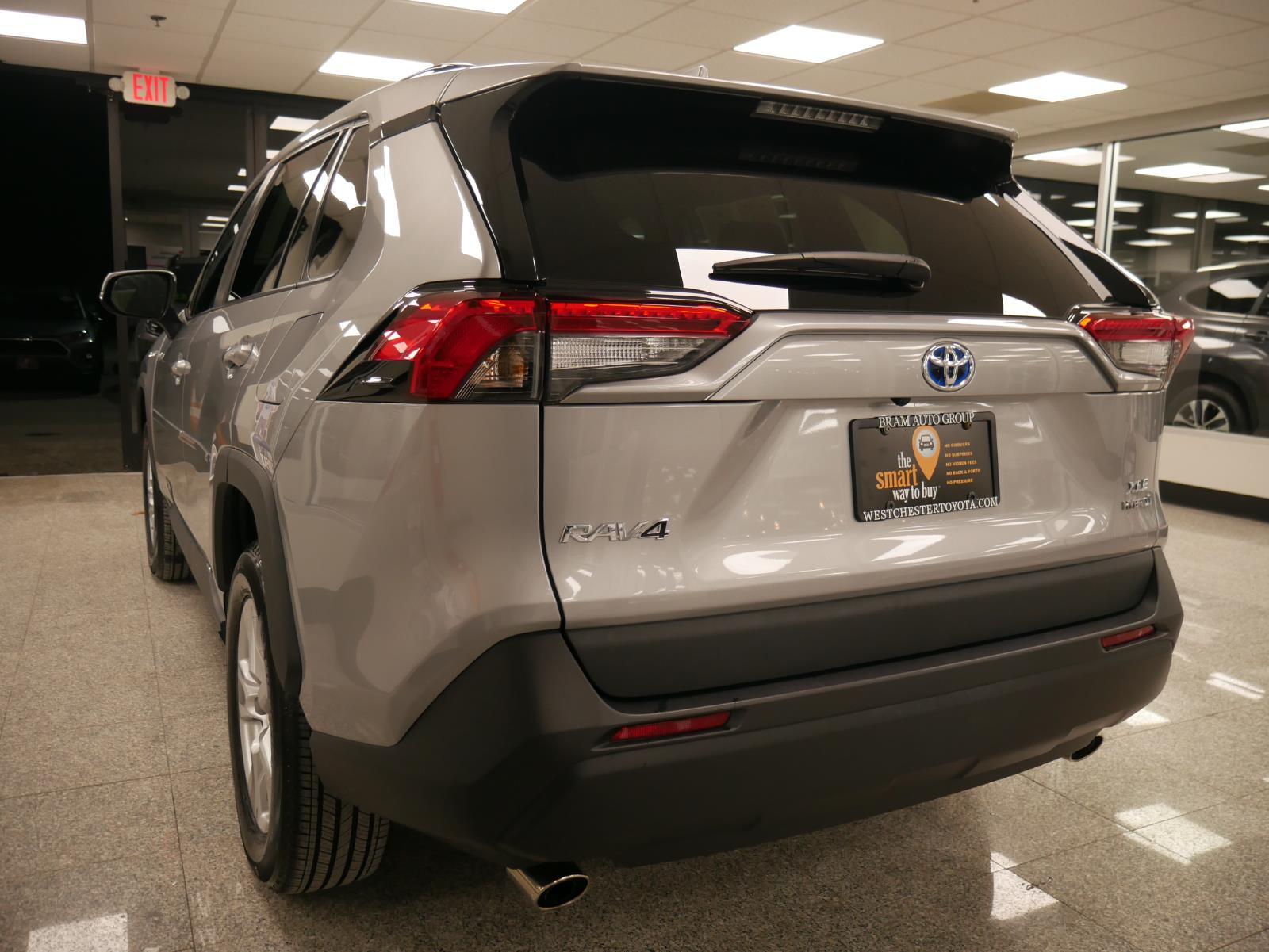 2021 Toyota RAV4 Hybrid XLE 3