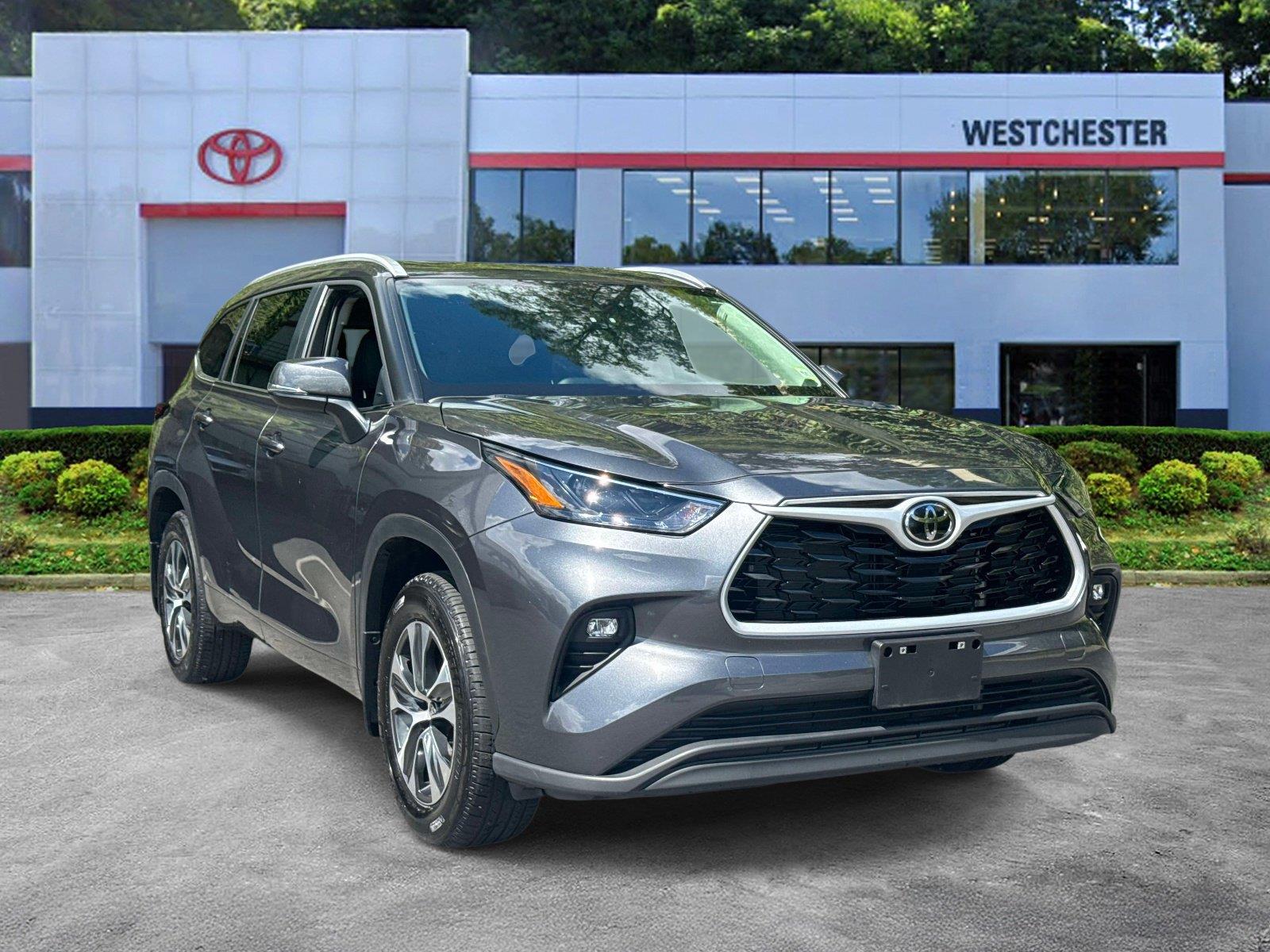 Magnetic Gray Metallic 2025 Toyota Highlander SUV / Crossover All-Wheel Drive Automatic