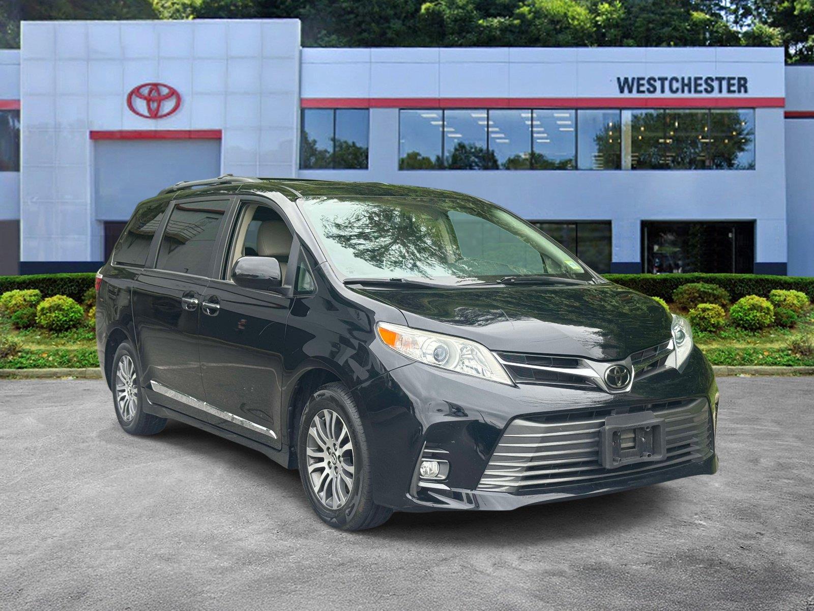 Midnight Black Metallic 2019 Toyota Sienna Minivan Front-Wheel Drive Automatic