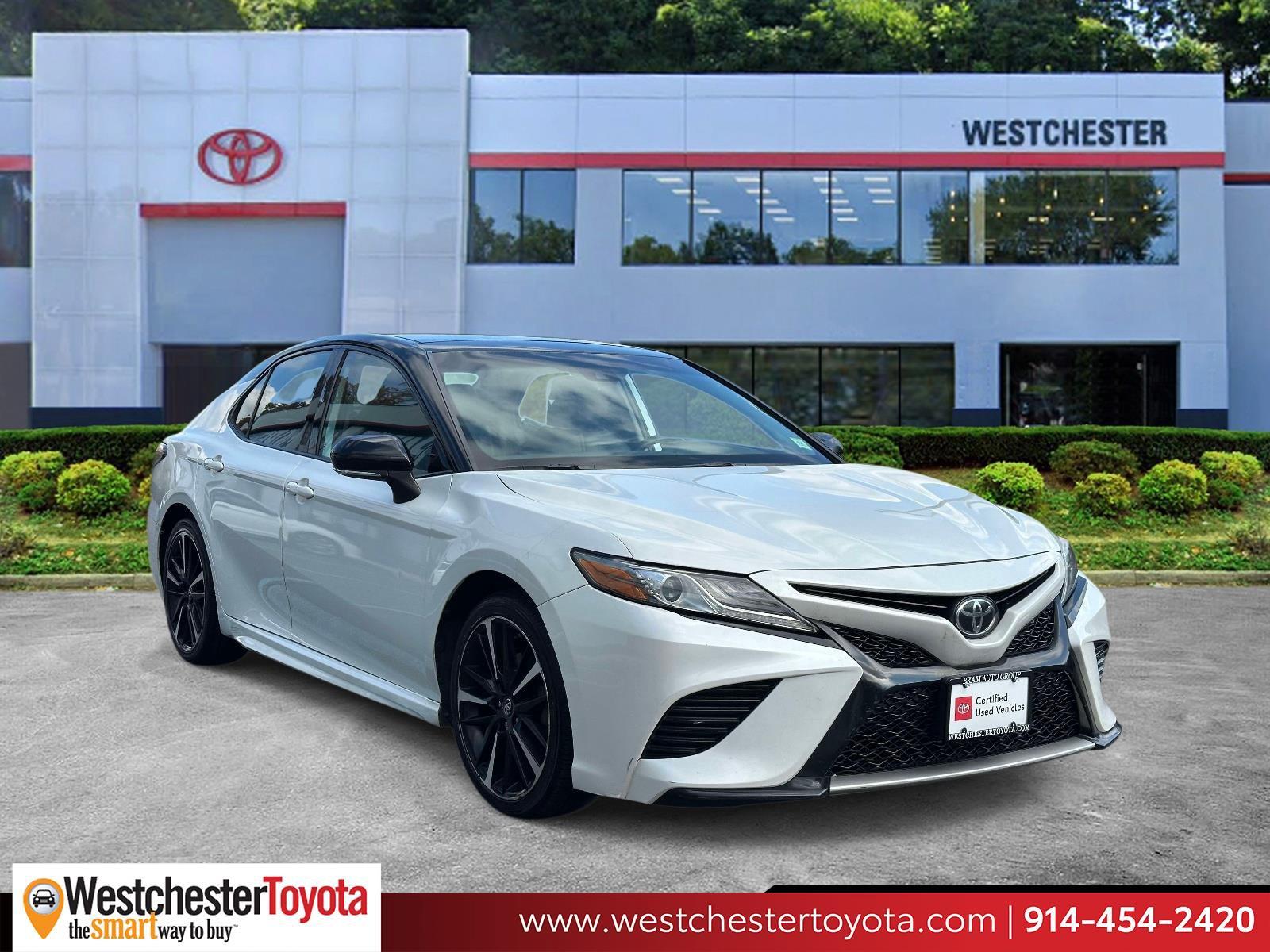 Wind Chill Pearl/Midnight Black Metallic 2019 Toyota Camry Sedan Front-Wheel Drive Automatic