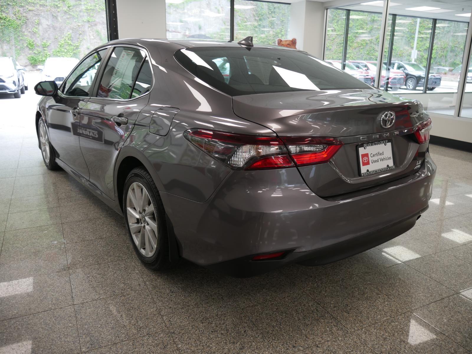 2021 Toyota Camry LE 3