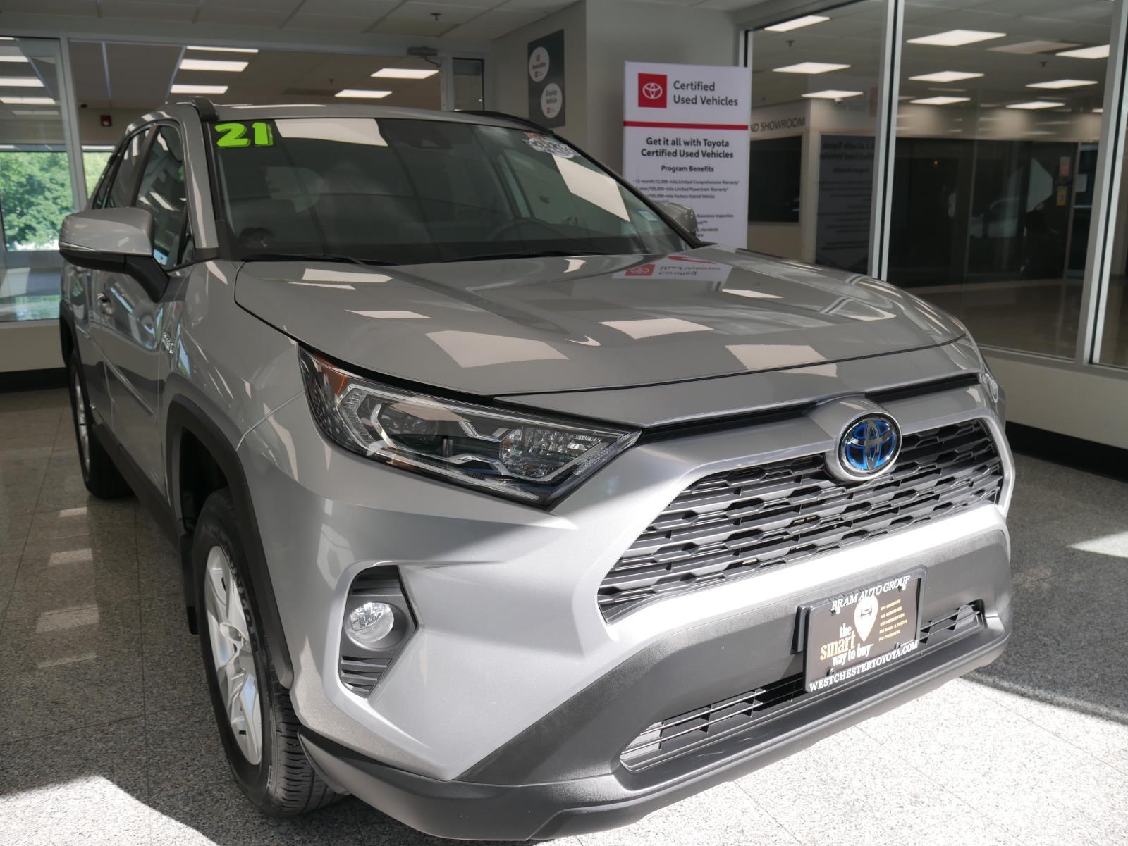 2021 Toyota RAV4 Hybrid XLE 1