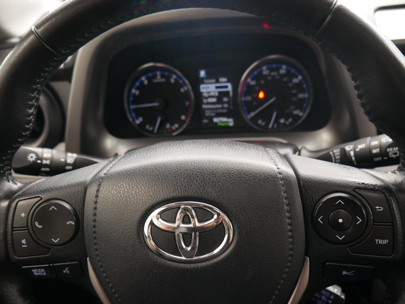 2016 Toyota RAV4 Limited 19