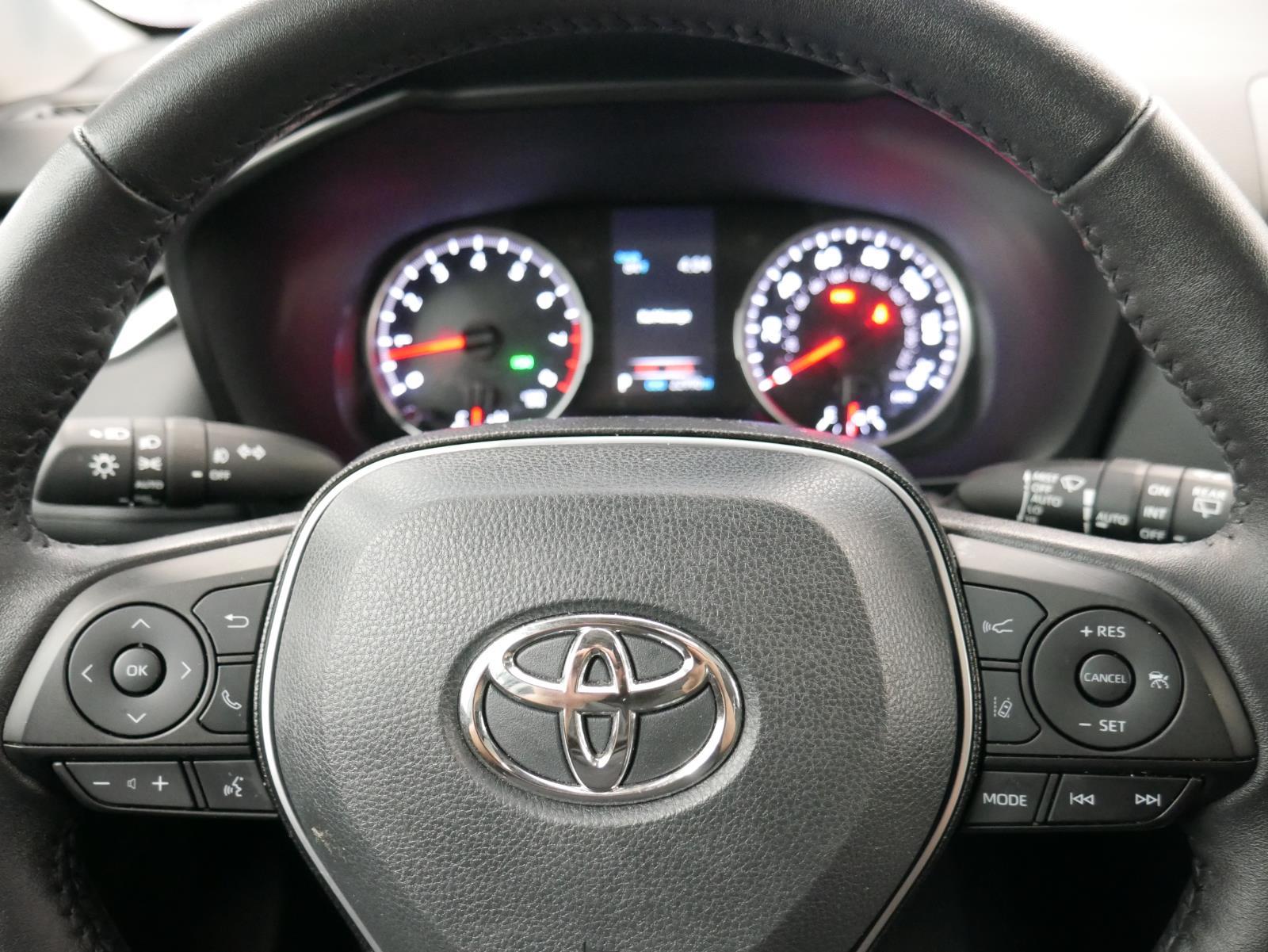 2021 Toyota RAV4 XLE 20