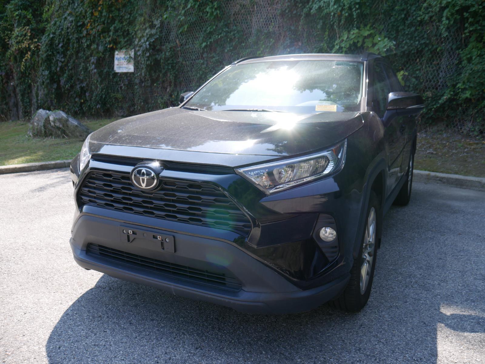 2021 Toyota RAV4 XLE Premium 2