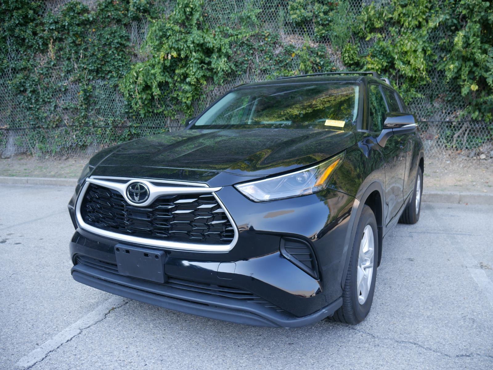 2022 Toyota Highlander L 2