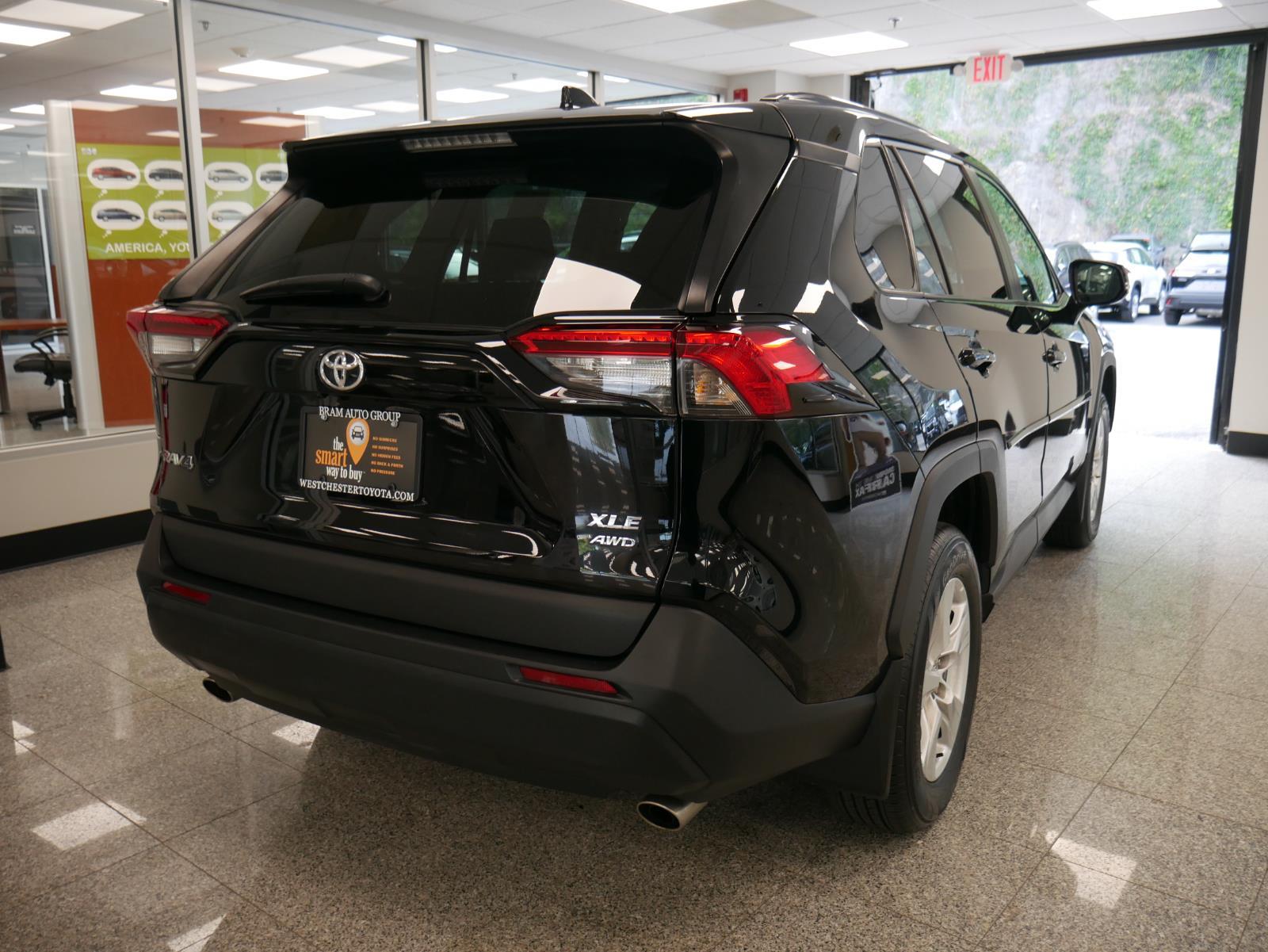 2021 Toyota RAV4 XLE 4